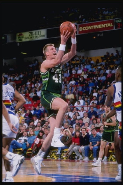 1990-1991:  Center Jack Sikma of the Milwaukee Bucks goes up for two during a game against the Denver Nuggets at McNichols Arena in Denver, Colorado. Mandatory Credit: Tim de Frisco  /Allsport
