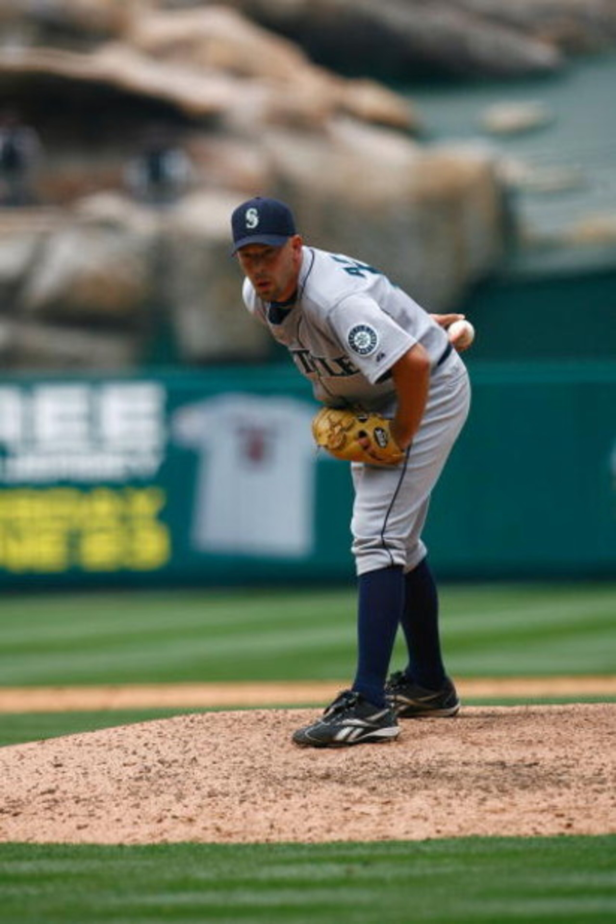 ANAHEIM, CA - MAY 31:  David Aardsma #53 of the Seattle Mariners throws a pitch against the Los Angeles Angels of Anaheim at Angel Stadium on May 31, 2009 in Anaheim, California.  (Photo by Jeff Gross/Getty Images)