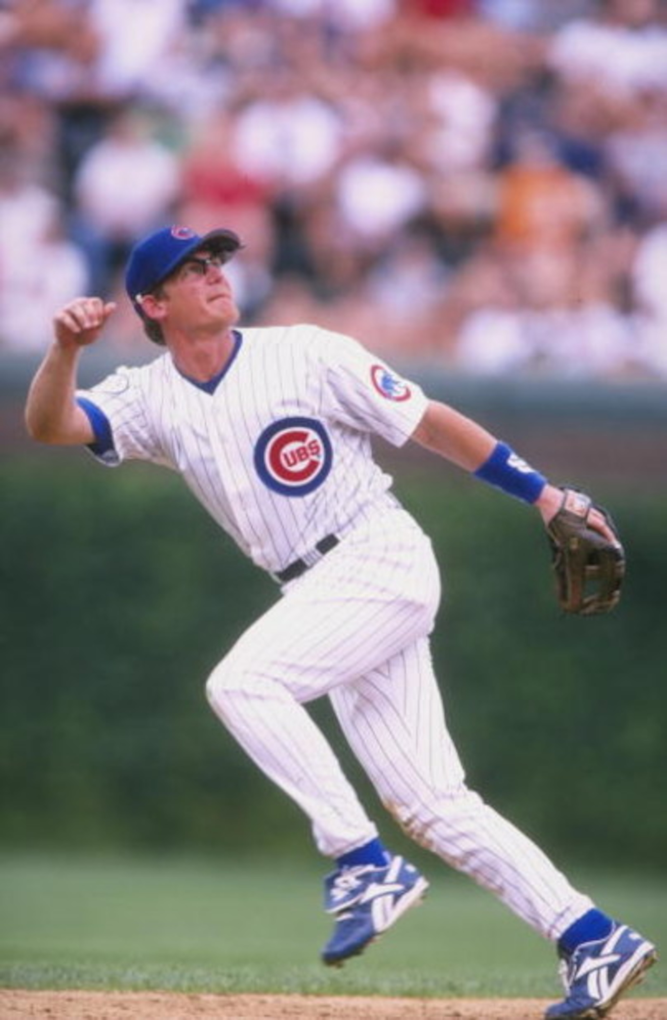18 Jun 1998:  Jeff Blauser #4 of the Chicago Cubs in action during a game against the Philadelphia Phillies at Wrigley Field in Chicago, Illinois. The Cubs defeated the Phillies 12-5. Mandatory Credit: David Seelig  /Allsport