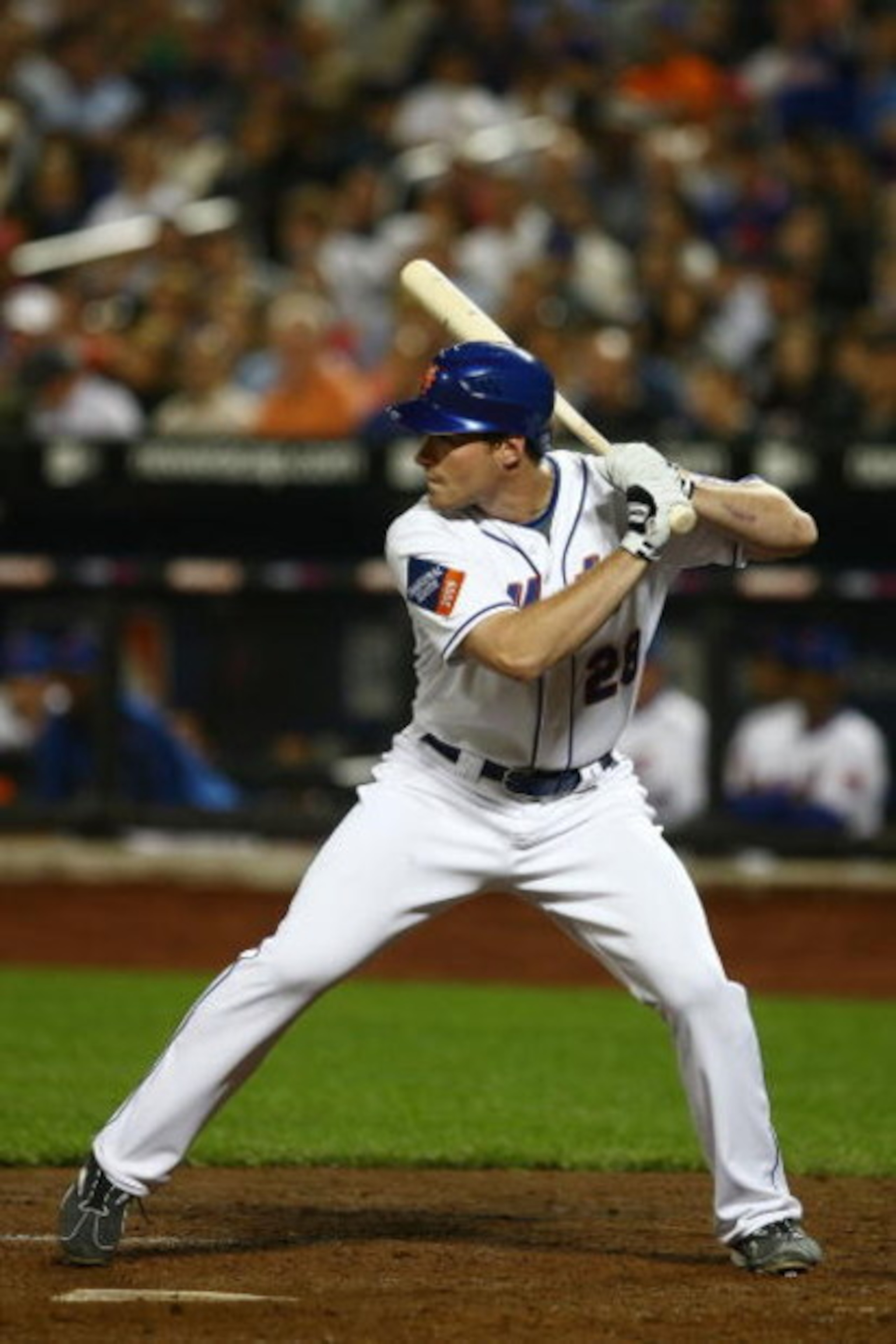 NEW YORK - JUNE 09: Daniel Murphy #28 of the New York Mets at bat  against the Philadelphia Phillies during their game at Citi Field on June 9, 2009 in the Flushing neighborhood of the Queens borough of New York City.  (Photo by Chris McGrath/Getty Images