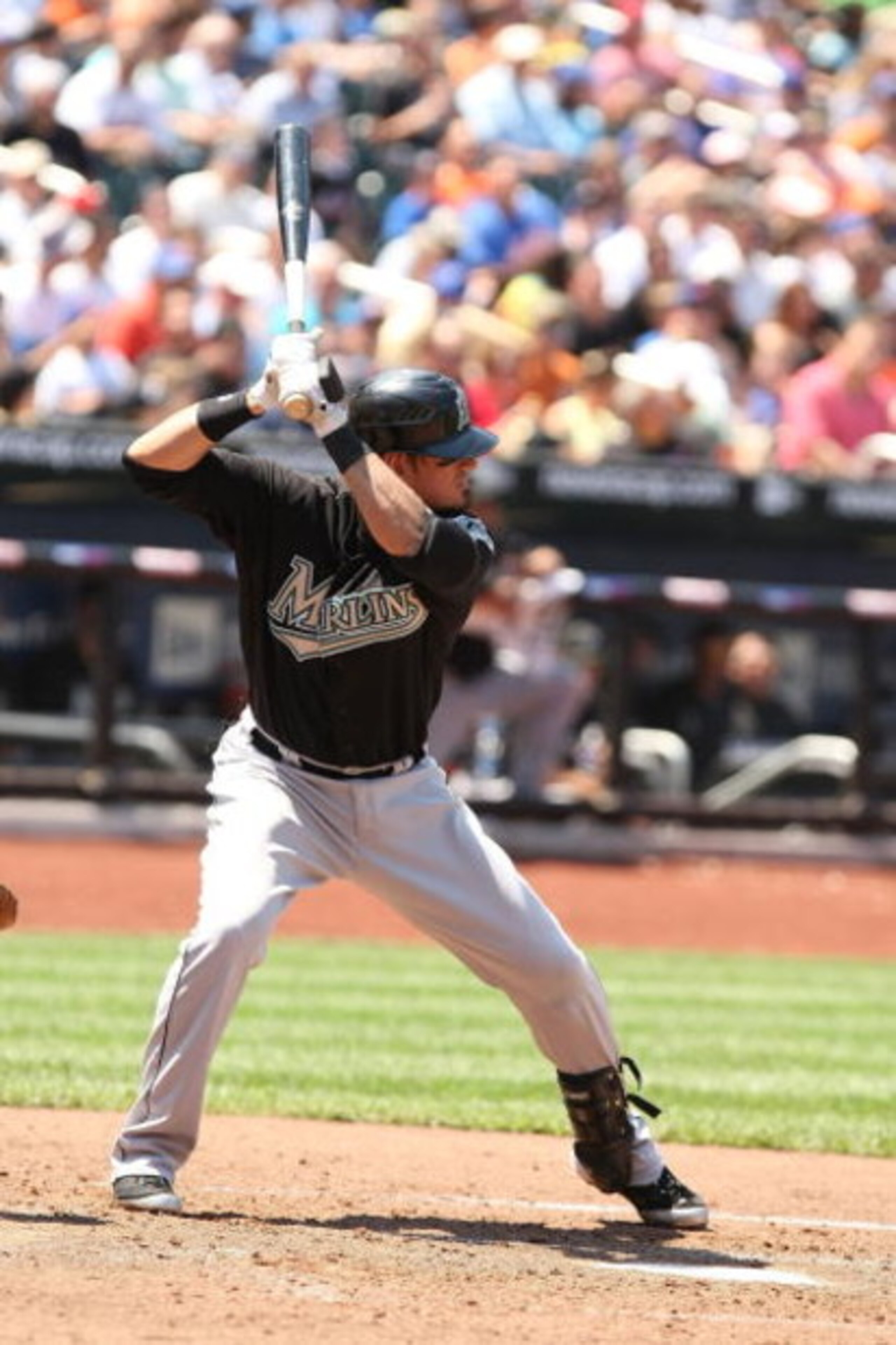 NEW YORK - MAY 31:  Jorge Cantu #3 of the Florida Marlins in action against the New York Mets during their game on May 31, 2009 at Citi Field in the Flushing neighborhood of the Queens borough of New York City.  (Photo by Al Bello/Getty Images)