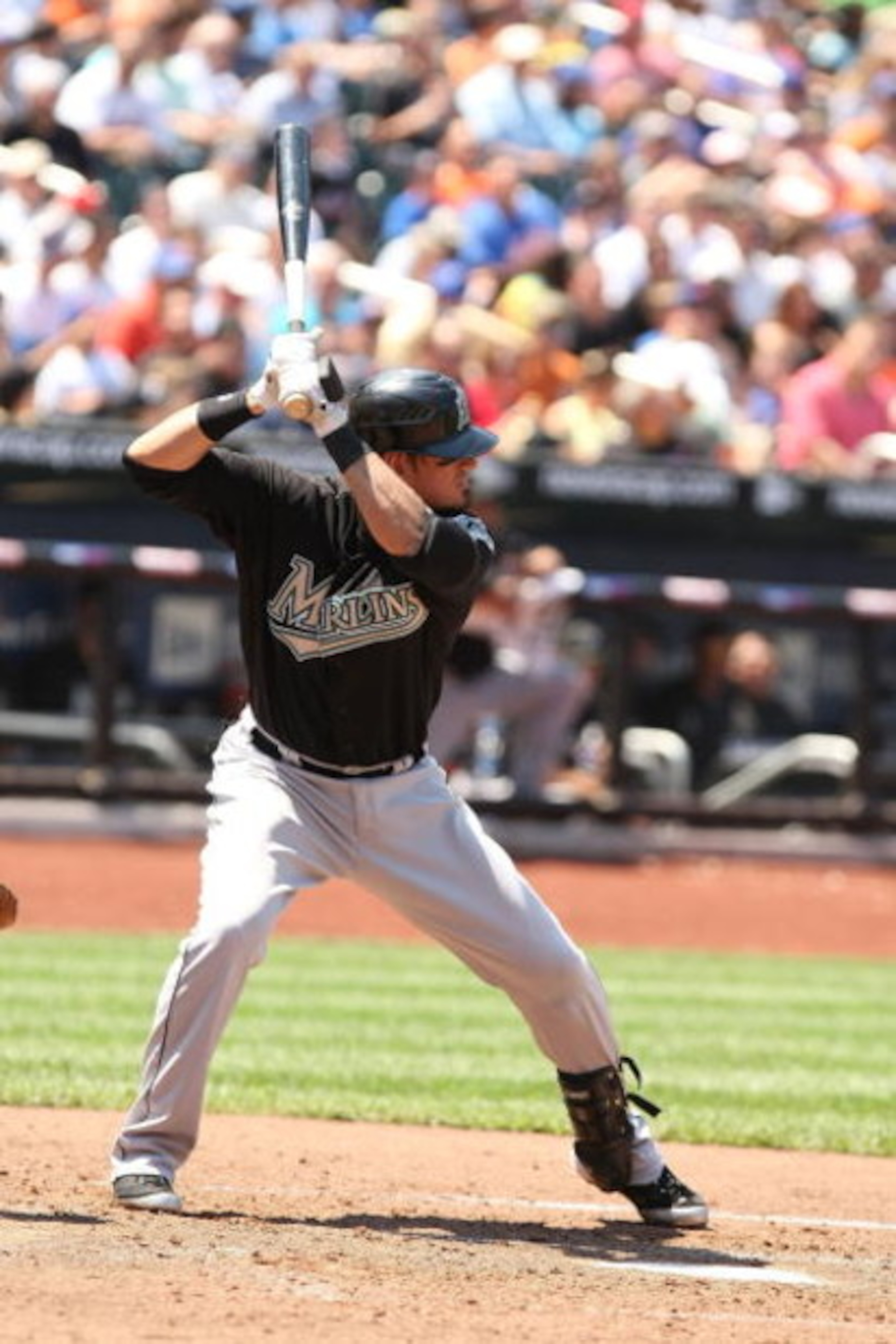 NEW YORK - MAY 31:  Jorge Cantu #3 of the Florida Marlins in action against the New York Mets during their game on May 31, 2009 at Citi Field in the Flushing neighborhood of the Queens borough of New York City.  (Photo by Al Bello/Getty Images)