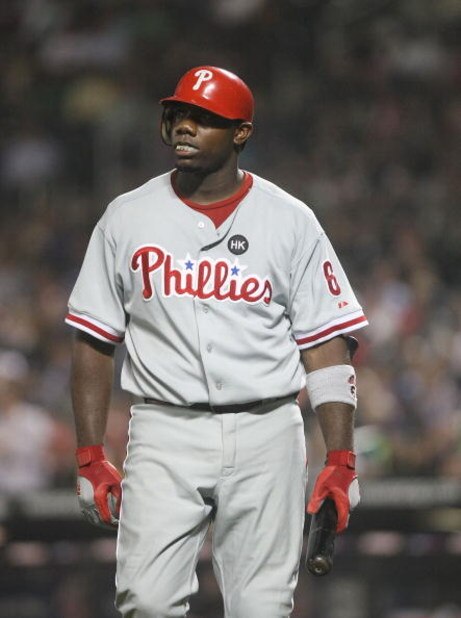 NEW YORK - JUNE 11:  Ryan Howard #6 of the Philadelphia Phillies at bat against the New York Mets on June 11, 2009 at Citi Field in the Flushing neighborhood of the Queens borough of New York City.  (Photo by Nick Laham/Getty Images)