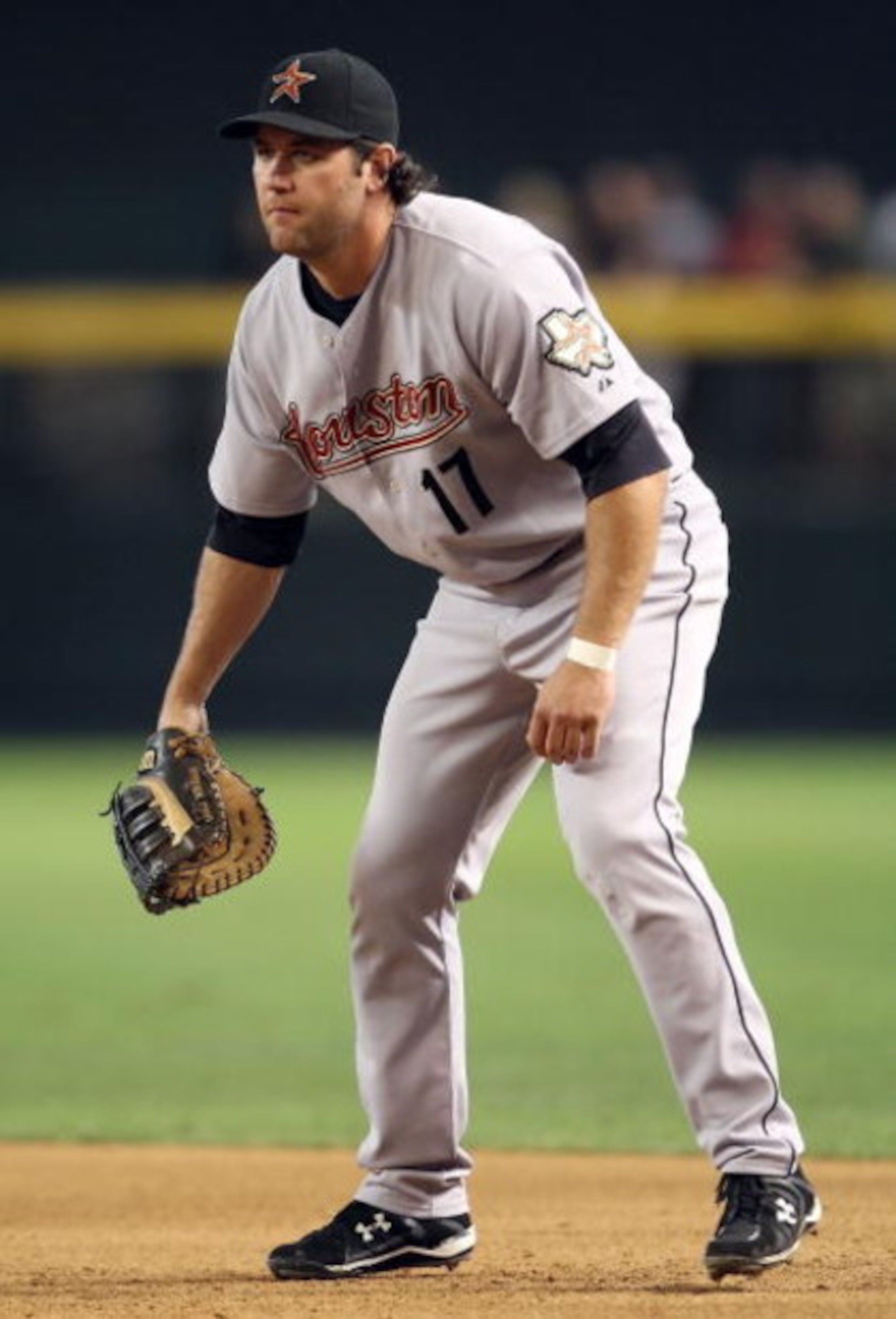 PHOENIX - JUNE 14:  Infielder Lance Berkman #17 of the Houston Astros in action during the major league baseball game against the Arizona Diamondbacks  at Chase Field on June 14, 2009 in Phoenix, Arizona.   The Astros defeated the Diamondbacks 8-3.  (Phot