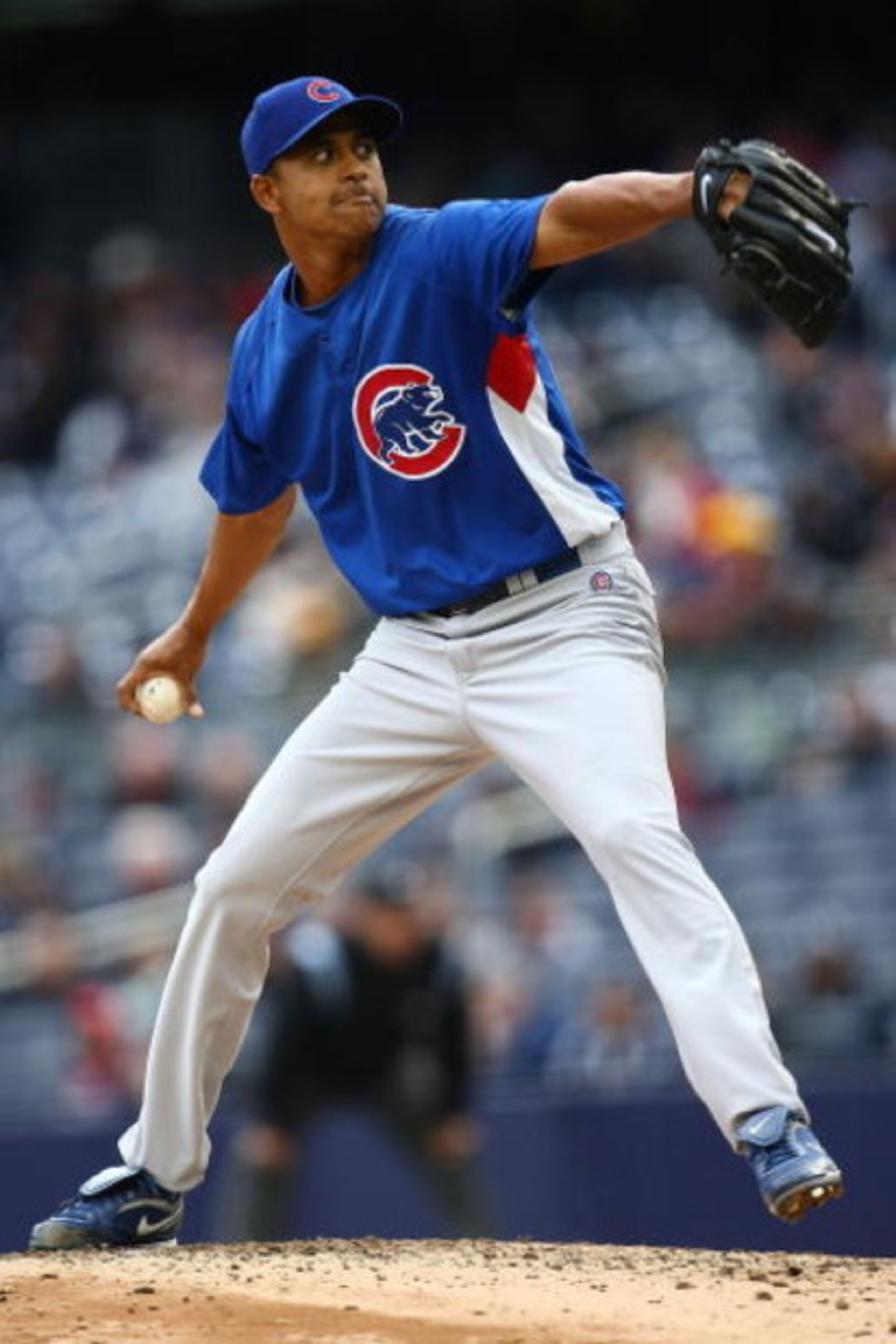 NEW YORK - APRIL 04:  Angel Guzman #37 of the Chicago Cubs pitches against the New York Yankees during their game on April 4, 2009 at Yankee Stadium in the Bronx borough of New York City.  (Photo by Chris McGrath/Getty Images)
