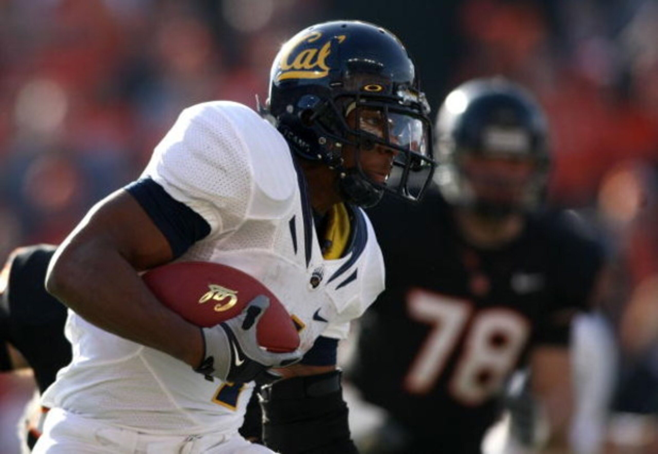 CORVALLIS, OR - NOVEMBER 15:  Jahvid Best #4 of the California Golden Bears runs the ball the Oregon State Beavers at Reser Stadium on November 15, 2008 in Corvalis, Oregon.  (Photo by Jonathan Ferrey/Getty Images)