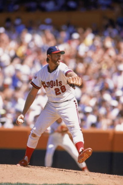 ANAHEIM, CA 1989:  Pitcher Bert Blyleven #28 of the California Angels delivers the pitch during a game at Anaheim Stadium in Anaheim, California.  (Photo by Mike Powell/Getty Images)  