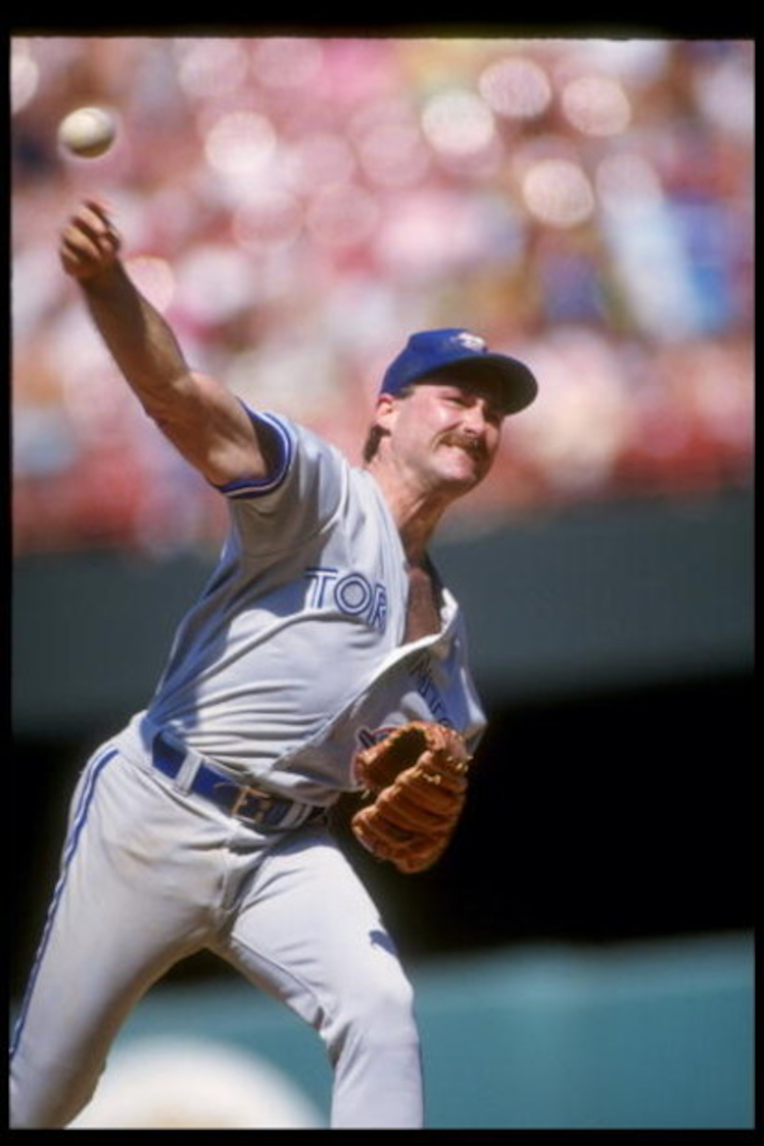 1990:  Pitcher Dave Stieb of the Toronto Blue Jays throws a pitch during a game. Mandatory Credit: Stephen Dunn  /Allsport