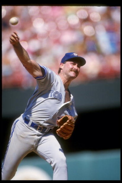 1990:  Pitcher Dave Stieb of the Toronto Blue Jays throws a pitch during a game. Mandatory Credit: Stephen Dunn  /Allsport