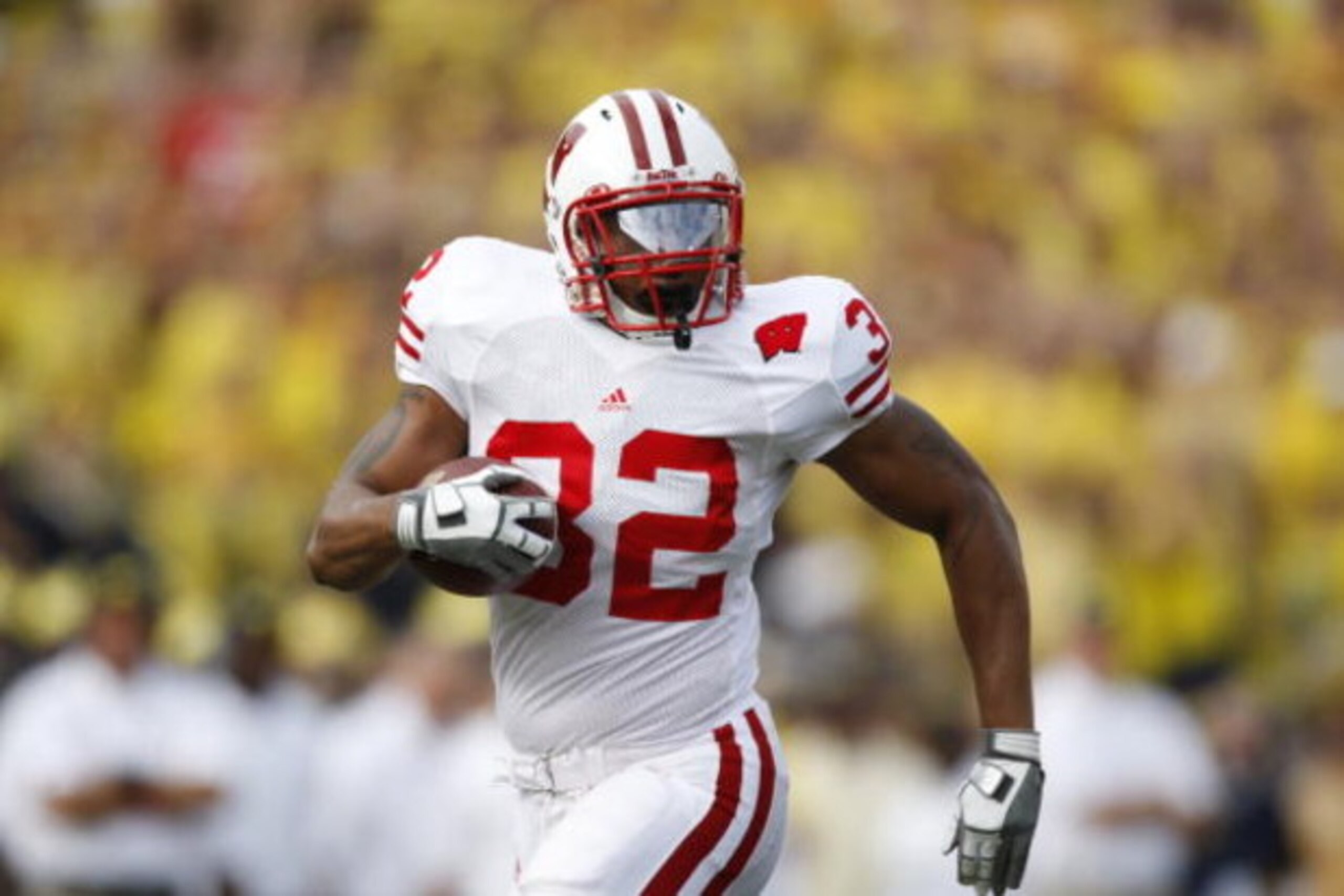 ANN ARBOR, MI - SEPTEMBER 27:  John Clay #32 of the Wisconsin Badgers runs with the ball during the game against the Michigan Wolverines on September 27, 2008 at Michigan Stadium in Ann Arbor, Michigan. (Photo by Gregory Shamus/Getty Images) 