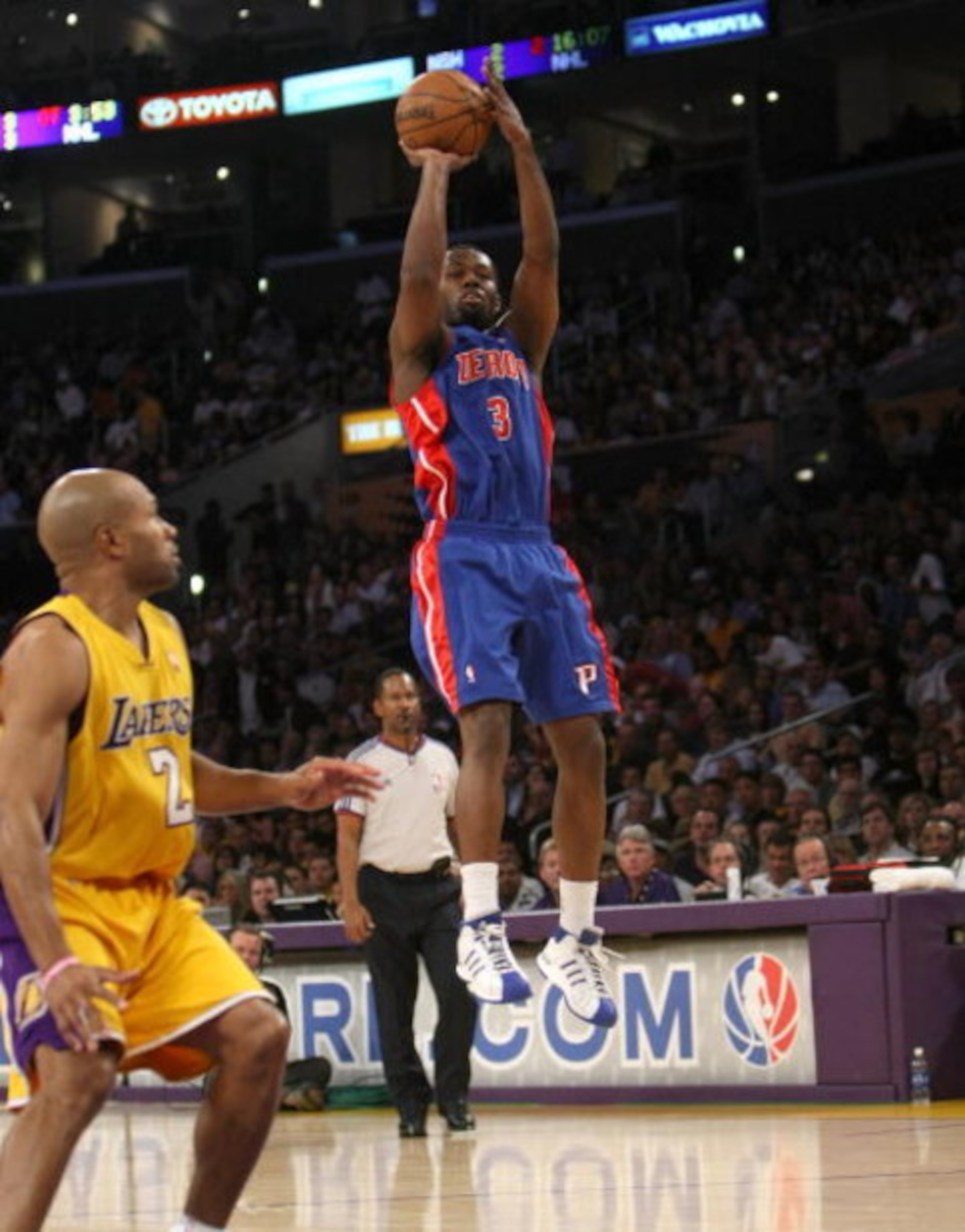 LOS ANGELES, CA - NOVEMBER 14:  Rodney Stuckey #3 of the Detroit Pistons shoots over Derek Fisher #2 of of the Los Angeles Lakers on November 14, 2008 at Staples Center in Los Angeles, California. The Pistons won 106-95.   NOTE TO USER: User expressly ack