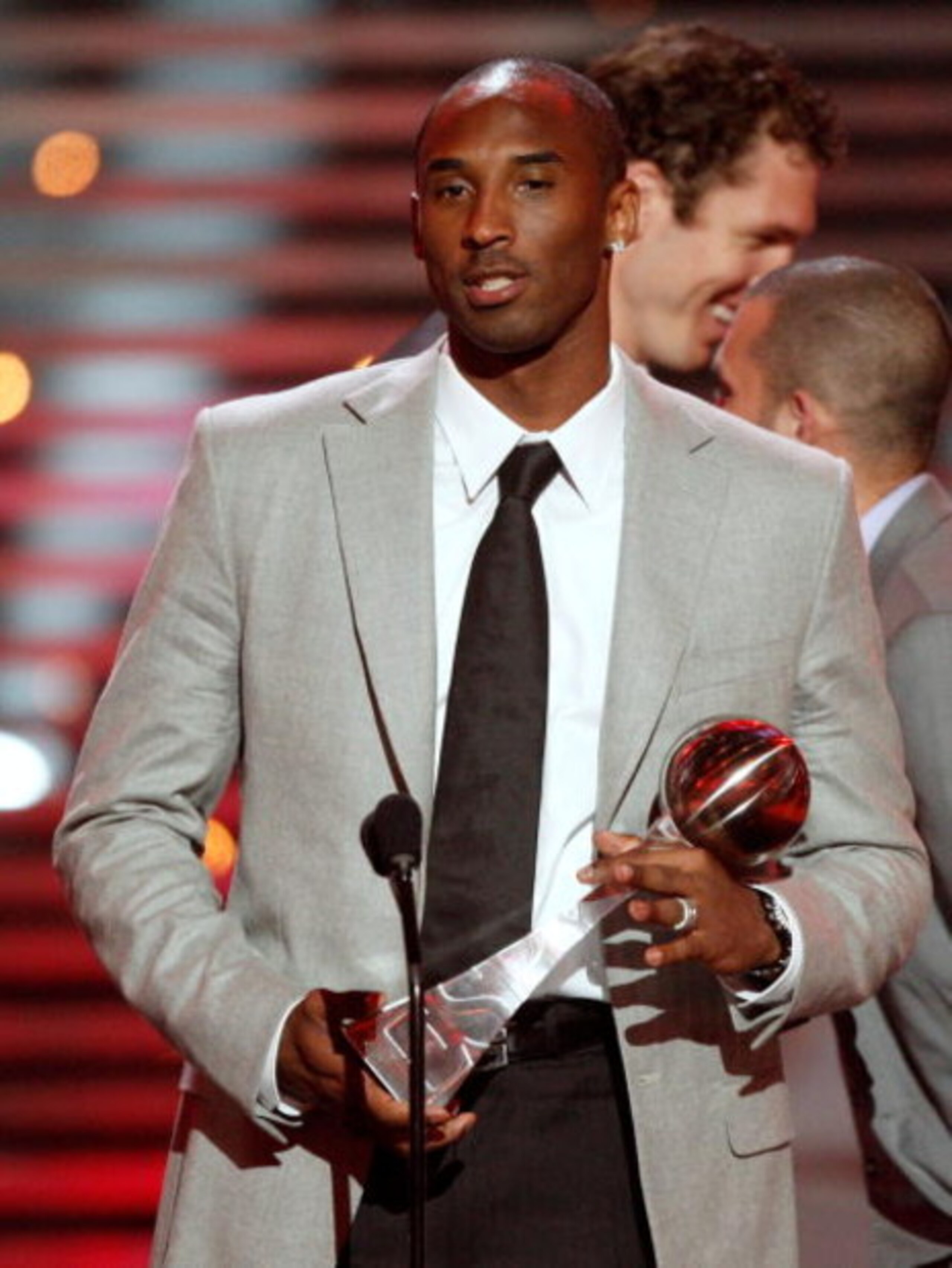 LOS ANGELES, CA - JULY 15: NBA player Kobe Bryant accepts the Best Team award on behalf of the Los Angeles Lakers during the 2009 ESPY Awards held at Nokia Theatre LA Live on July 15, 2009 in Los Angeles, California. The 17th annual ESPYs will air on Sun LOS ANGELES, CA - JULY 15: NBA player Kobe Bryant accepts the Best Team award on behalf of the Los Angeles Lakers during the 2009 ESPY Awards held at Nokia Theatre LA Live on July 15, 2009 in Los Angeles, California. The 17th annual ESPYs will air on Sun