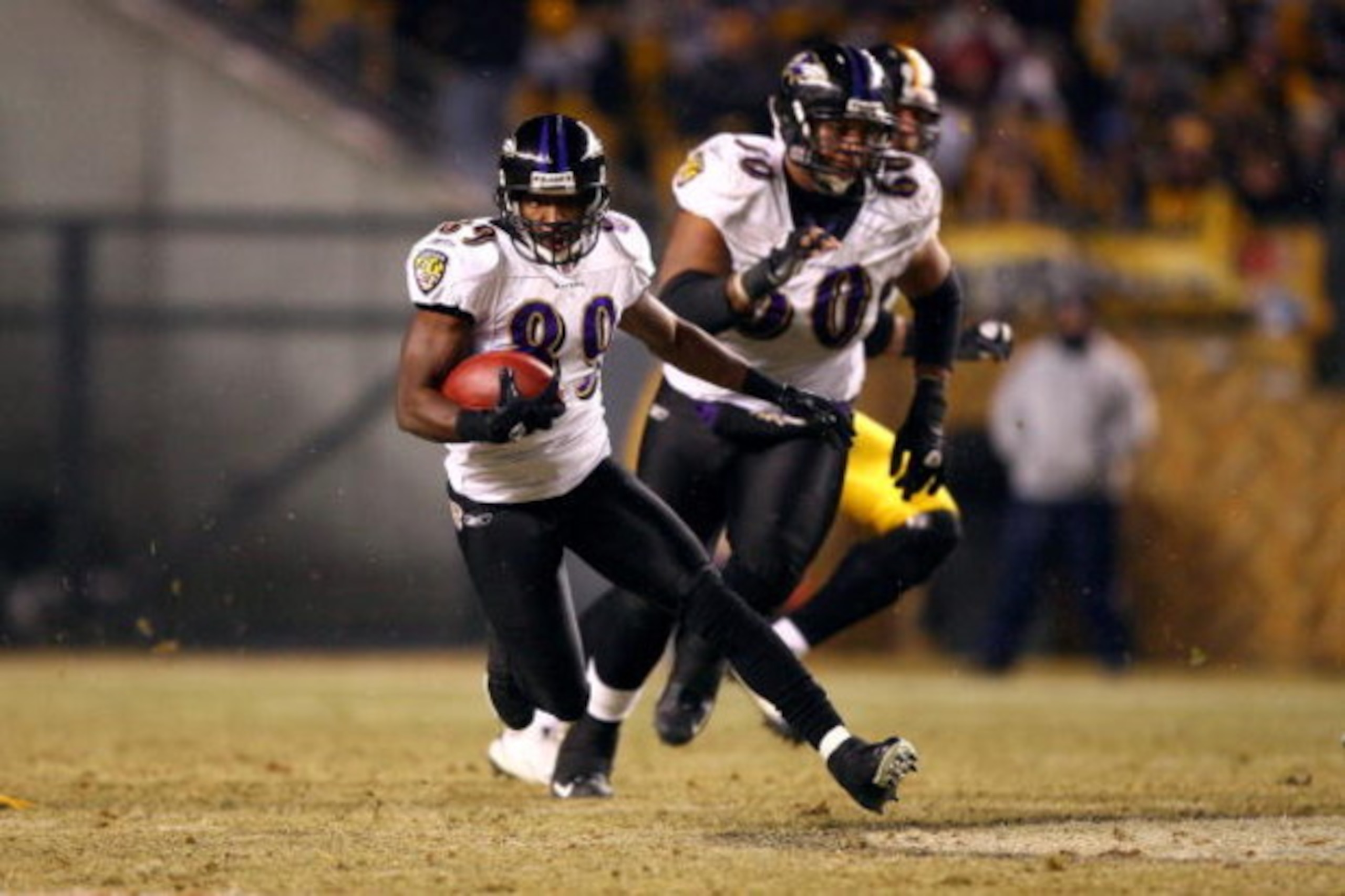 PITTSBURGH - JANUARY 18:  Mark Clayton #89 of the Baltimore Ravens runs for yards after the catch against the Pittsburgh Steelers during the AFC Championship game on January 18, 2009 at Heinz Field in Pittsburgh, Pennsylvania. Steelers won 23-14. (Photo b