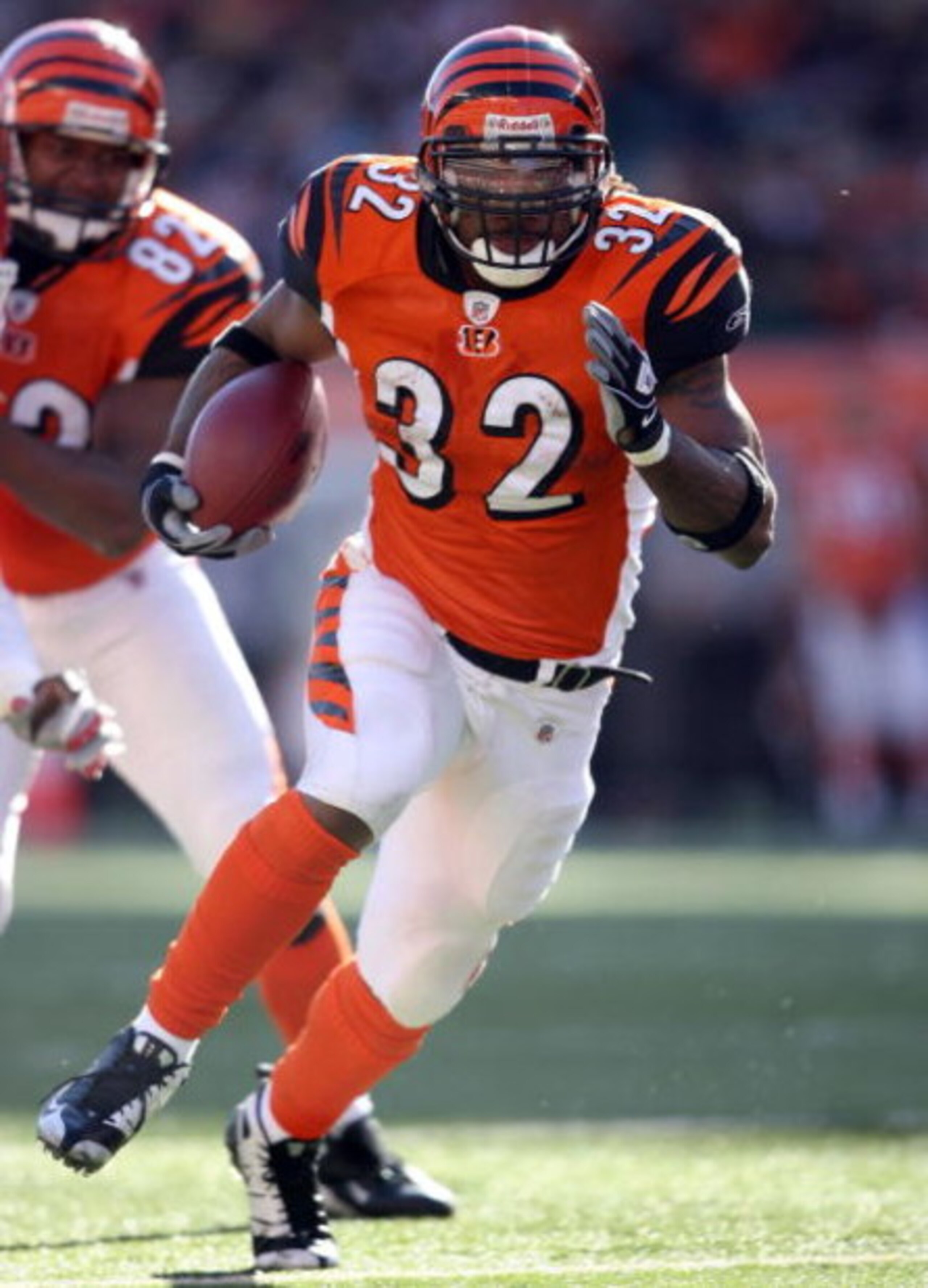 CINCINNATI - DECEMBER 28: Cedric Benson #32 of the Cincinnati Bengals runs with the ball during the NFL game against the Kansas City Chiefs on December 28, 2008 at Paul Brown Stadium in Cincinnati, Ohio. (Photo by Andy Lyons/Getty Images)