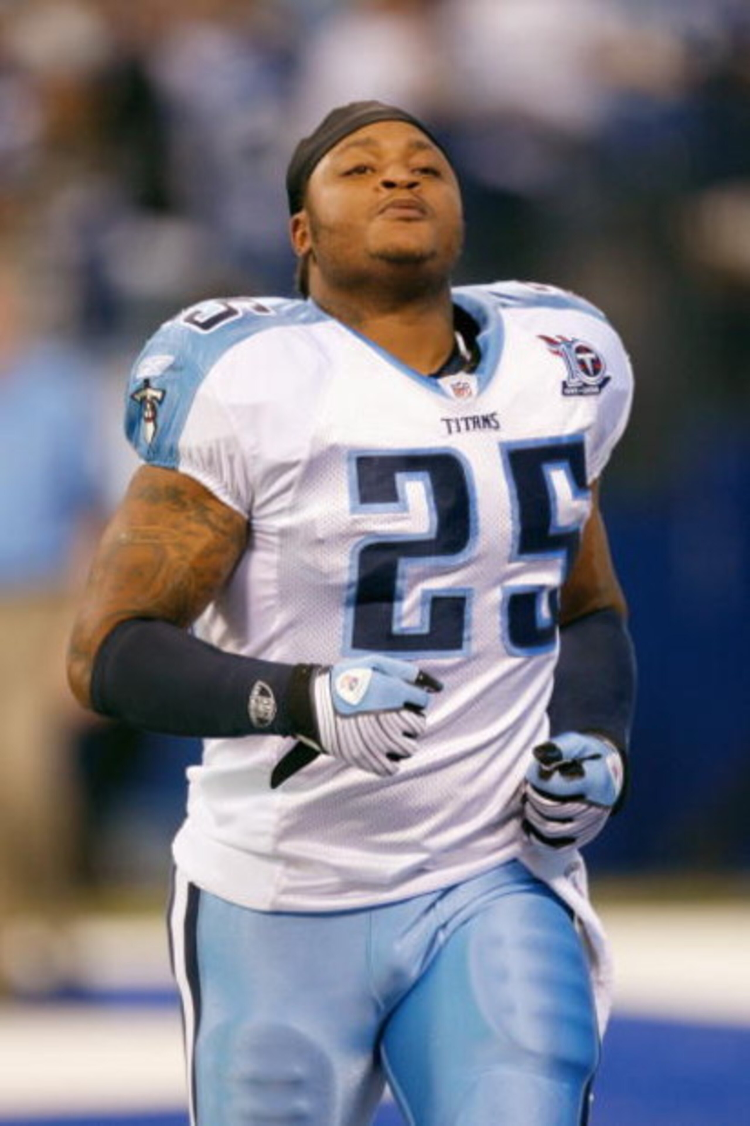 INDIANAPOLIS - DECEMBER 28:  Lendale White #25 of the Tennessee Titans warms up before the game against the Indianapolis Colts on December 28, 2008 at Lucas Oil Stadium in Indianapolis, Indiana. (Photo by: Jamie Squire/Getty Images)