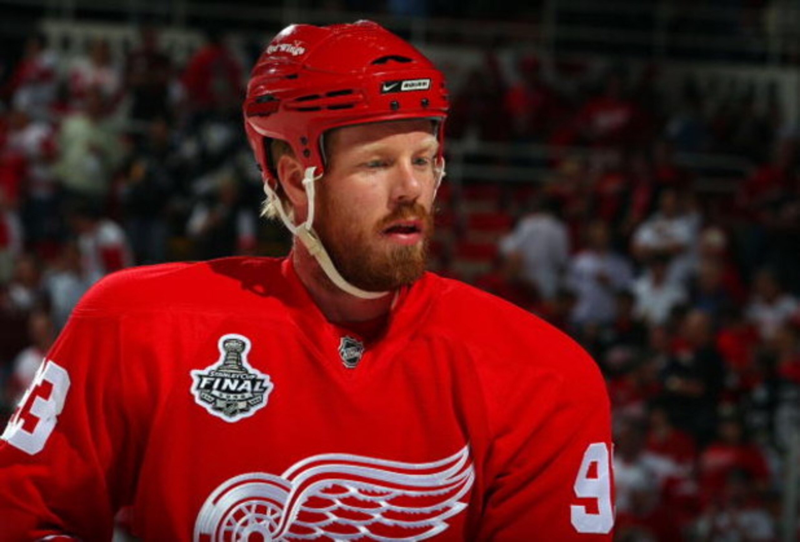 DETROIT - JUNE 12:  Johan Franzen #93 of the Detroit Red Wings warms up before playing against the Pittsburgh Penguins in Game Seven of the 2009 NHL Stanley Cup Finals at Joe Louis Arena on June 12, 2009 in Detroit, Michigan.  (Photo by Jim McIsaac/Getty 