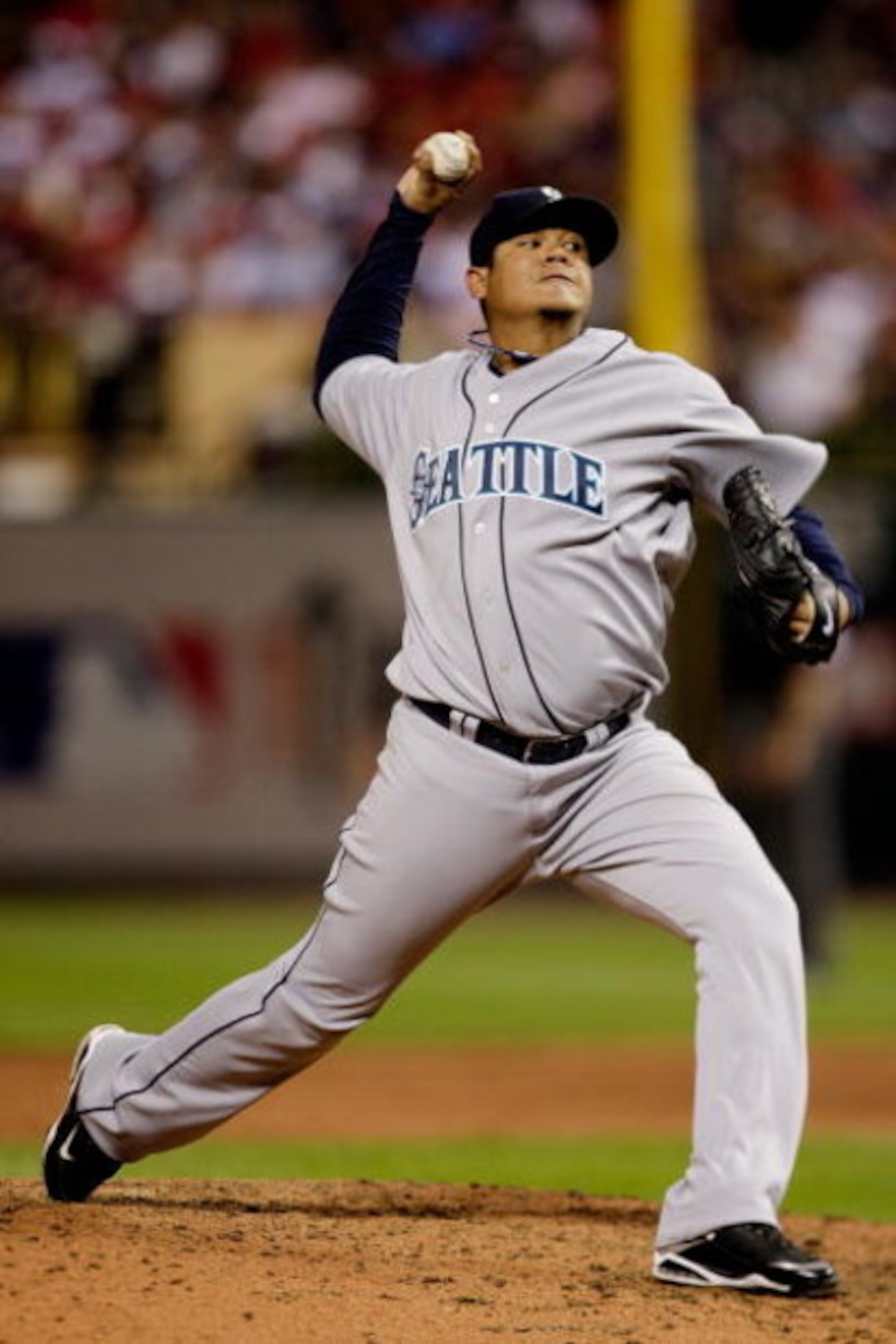 ST LOUIS, MO - JULY 14: American League All-Star Felix Hernandez of the Seattle Mariners pitches during the 2009 MLB All-Star Game at Busch Stadium on July 14, 2009 in St Louis, Missouri. (Photo by Jamie Squire/Getty Images) ST LOUIS, MO - JULY 14: American League All-Star Felix Hernandez of the Seattle Mariners pitches during the 2009 MLB All-Star Game at Busch Stadium on July 14, 2009 in St Louis, Missouri. (Photo by Jamie Squire/Getty Images)