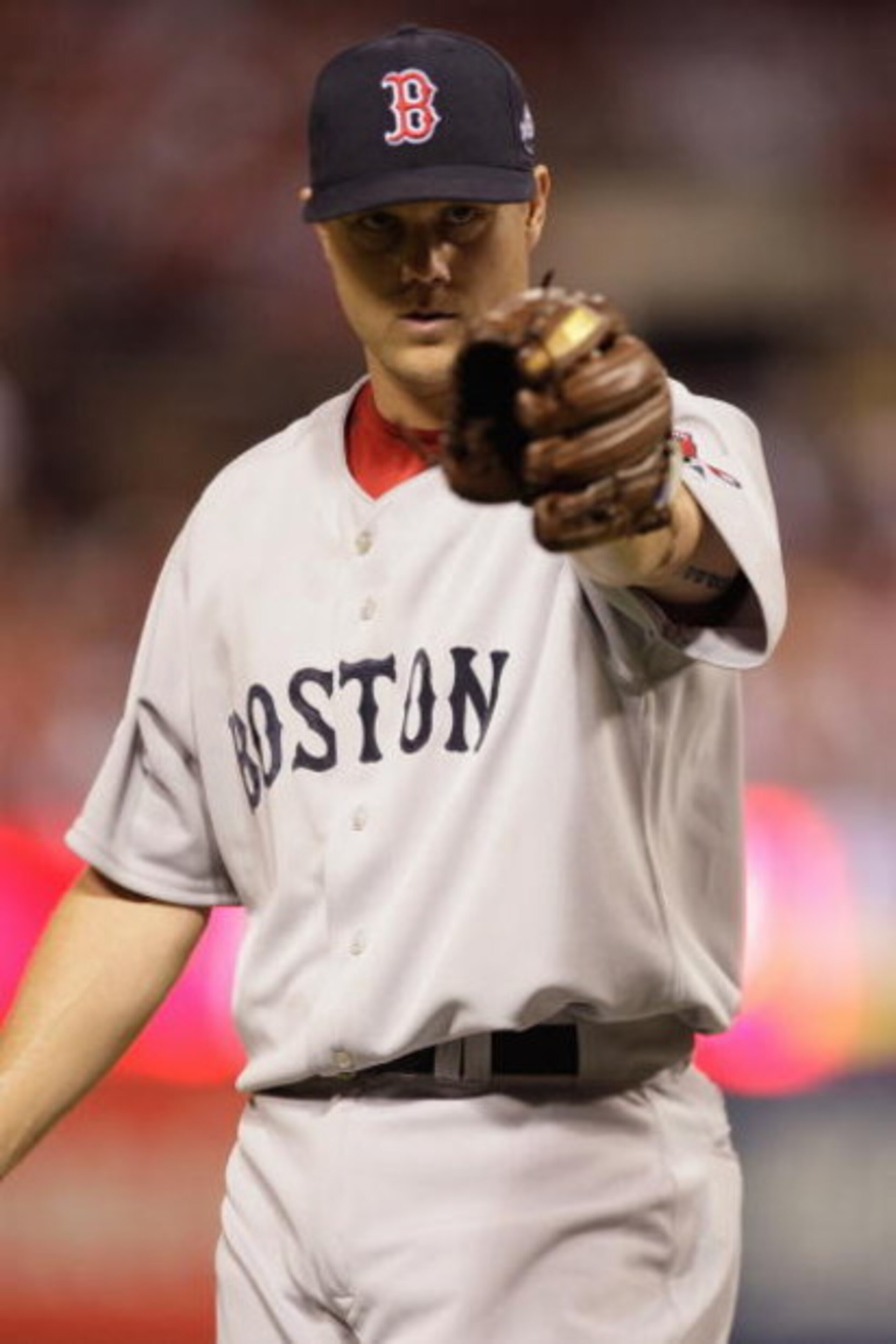 ST. LOUIS, MO - JULY 14: American League All-Star Jonathan Papelbon of the Boston Red Sox points during the 2009 MLB All-Star Game at Busch Stadium on July 14, 2009 in St Louis, Missouri. (Photo by Jamie Squire/Getty Images) ST. LOUIS, MO - JULY 14: American League All-Star Jonathan Papelbon of the Boston Red Sox points during the 2009 MLB All-Star Game at Busch Stadium on July 14, 2009 in St Louis, Missouri. (Photo by Jamie Squire/Getty Images)