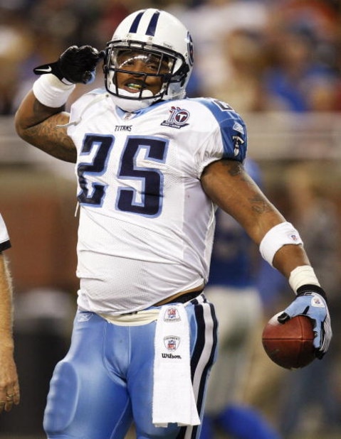DETROIT , MI - NOVEMBER 27: LenDale White #25 of the Tennessee Titans celebrates a second quarter touchdown while playing the Detroit Lions on November 27, 2008 at Ford Field in Detroit, Michigan.  (Photo by Gregory Shamus/Getty Images)