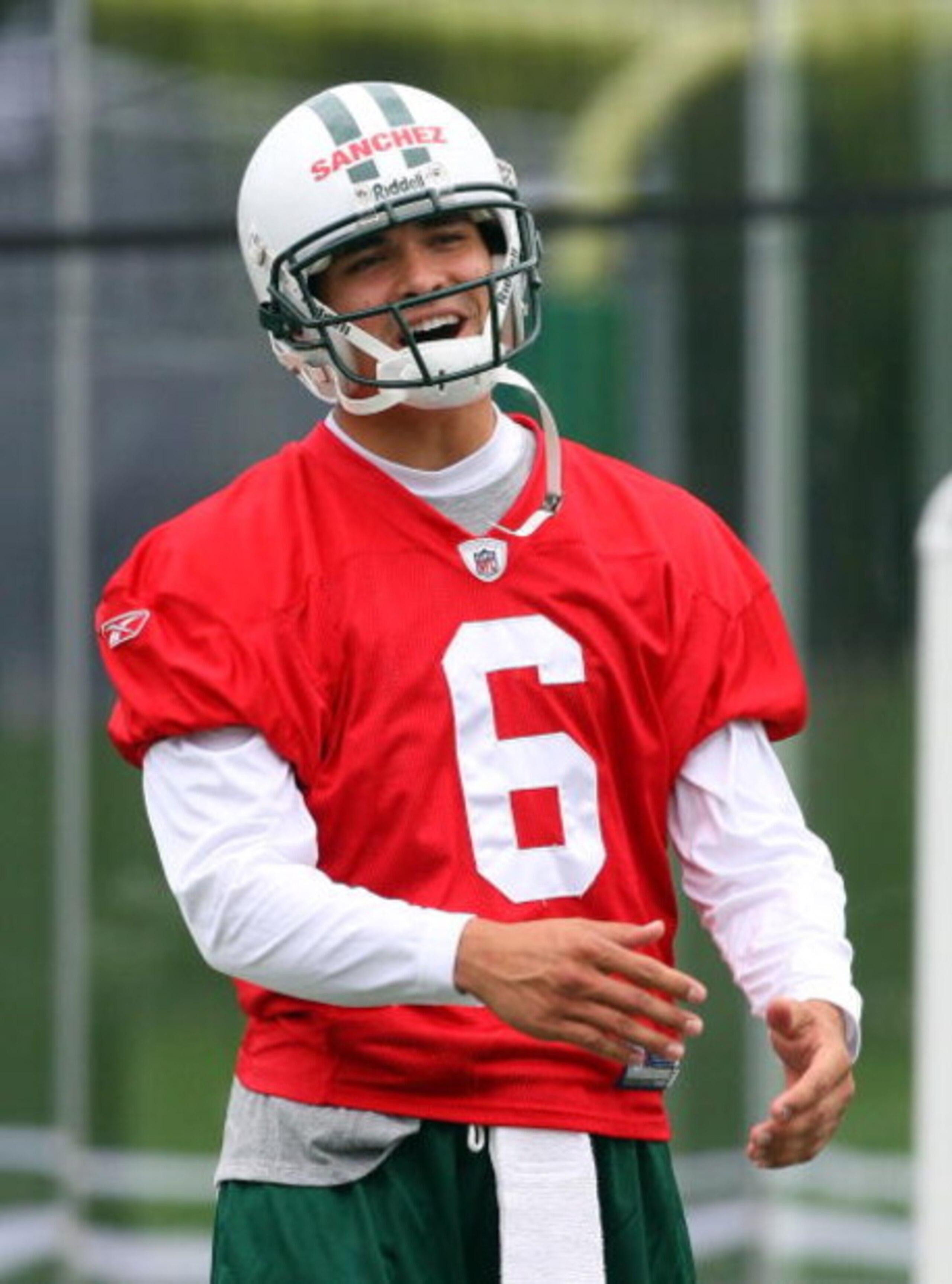 FLORHAM PARK, NJ - MAY 02: Quarterback Mark Sanchez #6 of the New York Jets reacts to a play during minicamp on May 2, 2009 at the Atlantic Health Jets Training Center in Florham Park, New Jersey. (Photo by Jim McIsaac/Getty Images) FLORHAM PARK, NJ - MAY 02: Quarterback Mark Sanchez #6 of the New York Jets reacts to a play during minicamp on May 2, 2009 at the Atlantic Health Jets Training Center in Florham Park, New Jersey. (Photo by Jim McIsaac/Getty Images)