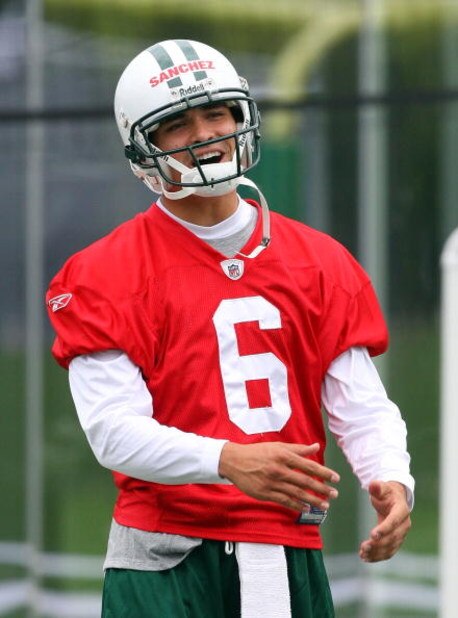 FLORHAM PARK, NJ - MAY 02:  Quarterback Mark Sanchez #6 of the New York Jets reacts to a play during minicamp on May 2, 2009 at the Atlantic Health Jets Training Center in Florham Park, New Jersey.  (Photo by Jim McIsaac/Getty Images)