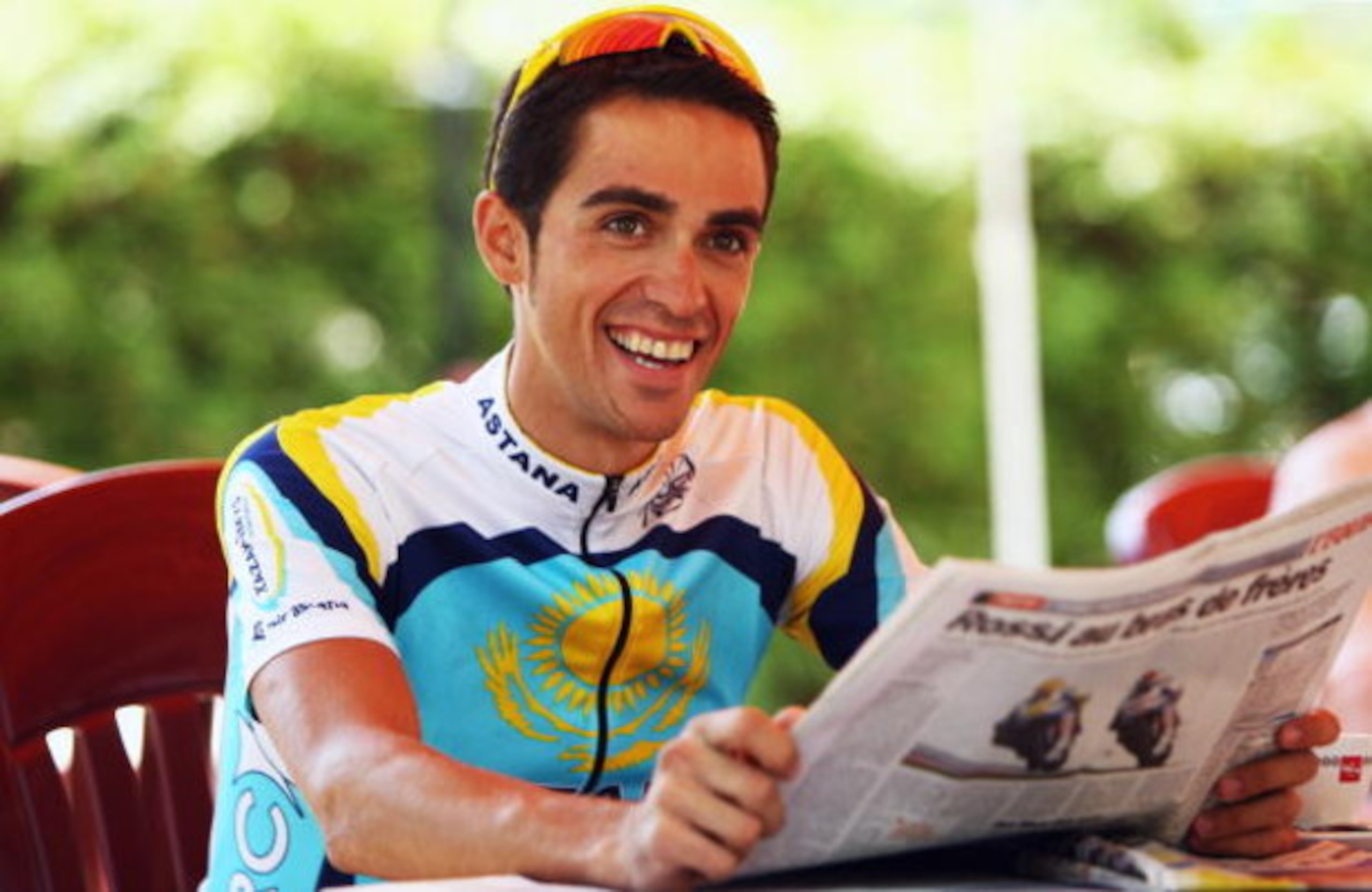 SION, SWITZERLAND - JULY 20:  New Tour de France race leader Alberto Contador of Spain and Astana relaxes at his hotel on the second rest day of the 2009 Tour de France on July 20, 2009 in Sion, Switzerland.  (Photo by Bryn Lennon/Getty Images)