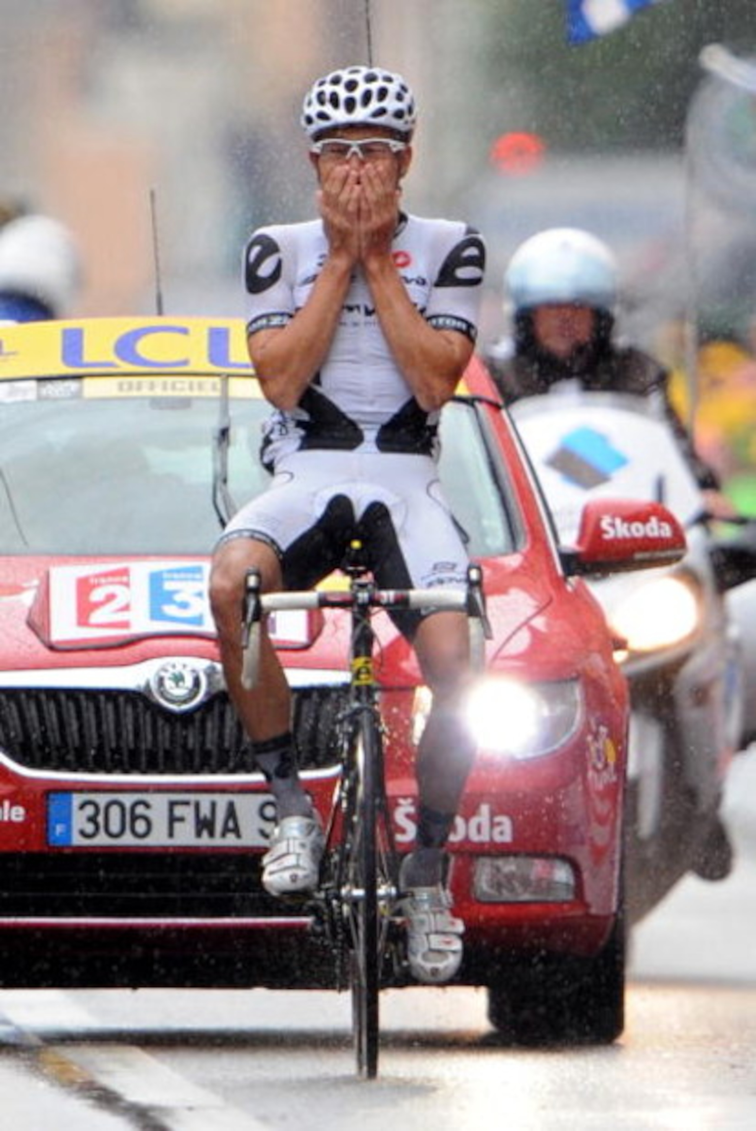 COLMAR, FRANCE - JULY 17:  Heinrich Haussler of Germany and Cervelo Test Team celebrates winning stage 13 of the 2009 Tour de France from Vittel to Colmar on July 17, 2009 in Colmar, France.  (Photo by Jasper Juinen/Getty Images)