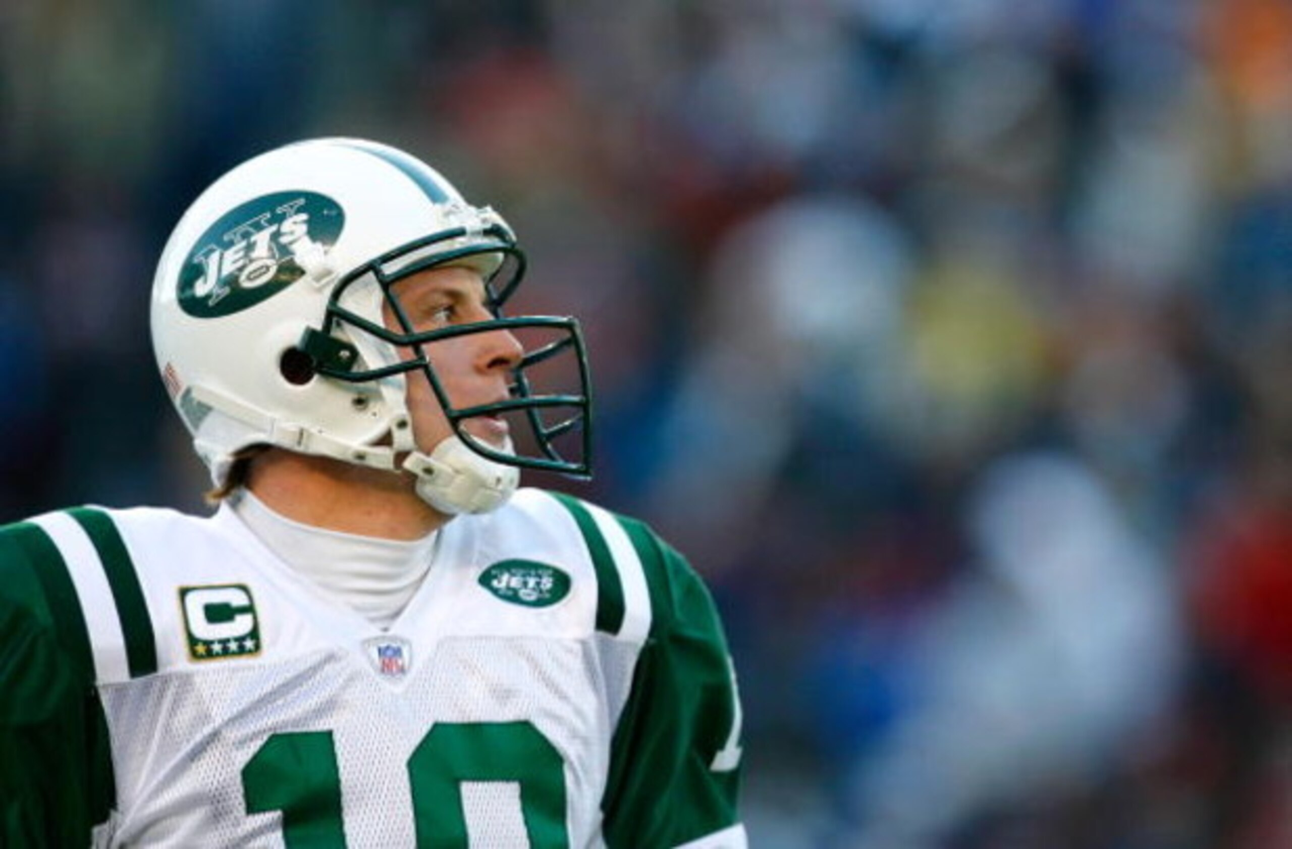 NASHVILLE, TN - DECEMBER 23:  Quarterback Chad Pennington #10 of New York Jets walks off the field during the first half against the Tennessee Titans at LP Field on December 23, 2007 in Nashville, Tennessee.  (Photo by Kevin C. Cox/Getty Images)