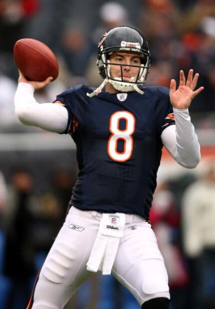 CHICAGO - NOVEMBER 09:  Rex Grossman #8 of the Chicago Bears throws a pass during warm ups against the Tennessee Titans at Soldier Field on November 9, 2008 in Chicago, Illinois.  (Photo by Jonathan Ferrey/Getty Images)
