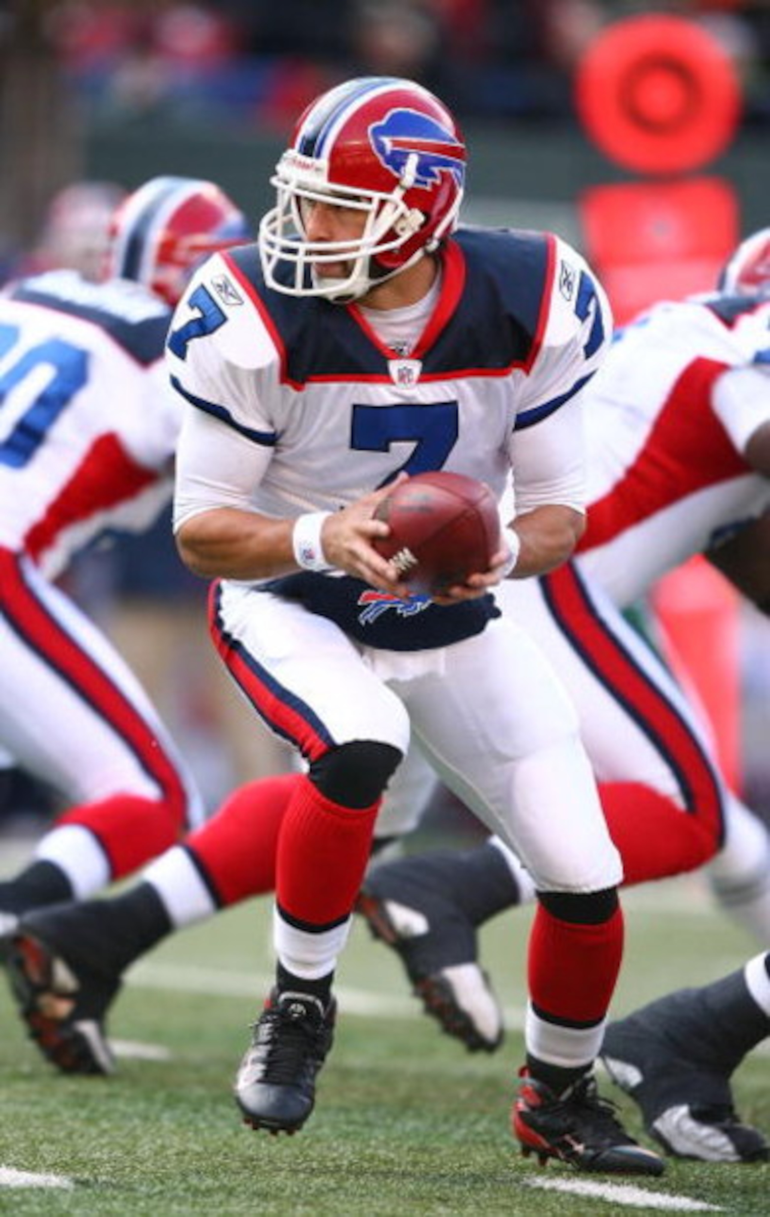 EAST RUTHERFORD, NJ - DECEMBER 14:  JP Losman #7 of The Buffalo Bills pass block for hands off the ball against the New York Jets during their game on December 14, 2008 at Giants Stadium in East Rutherford, New Jersey.  (Photo by Al Bello/Getty Images)