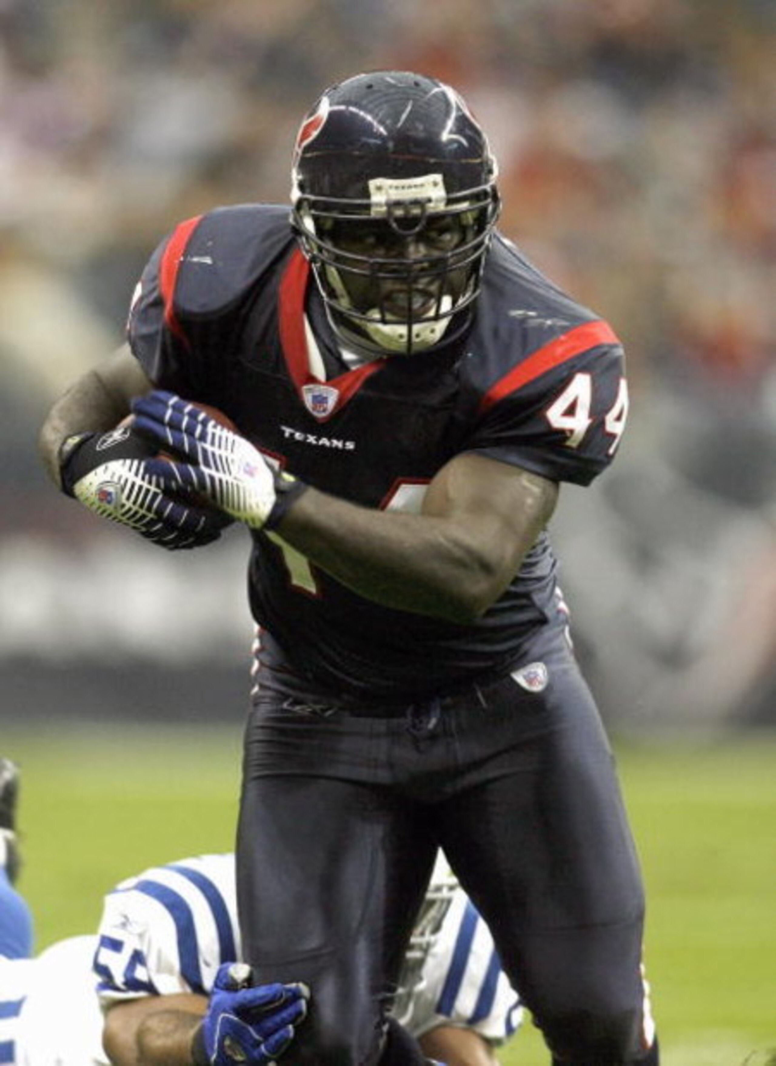 HOUSTON - DECEMBER 24:  Vonta Leach #44 of the Houston Texans carries the ball during the game against the Indianapolis Colts on December 24, 2006 at Reliant Stadium in Houston, Texas. The Texans defeated the Colts 27-24. (Photo by Chris Graythen/Getty Im
