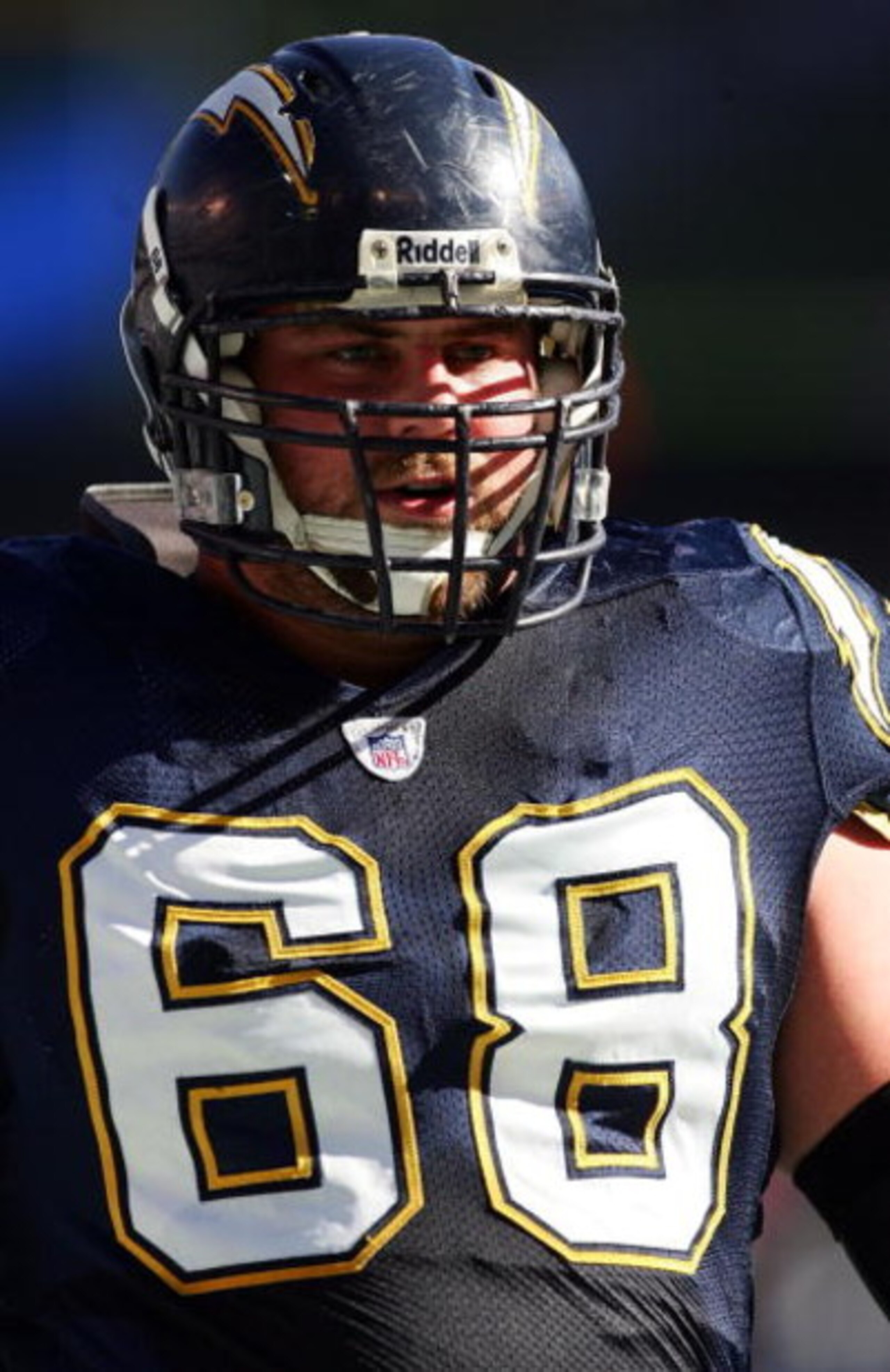 SAN DIEGO - JANUARY 14:  Offensive guard Kris Dielman #68 of the San Diego Chargers looks on before the AFC Divisional Playoff Game against the New England Patriots held on January 14, 2007 at Qualcomm Stadium in San Diego, California. The Patriots defeat