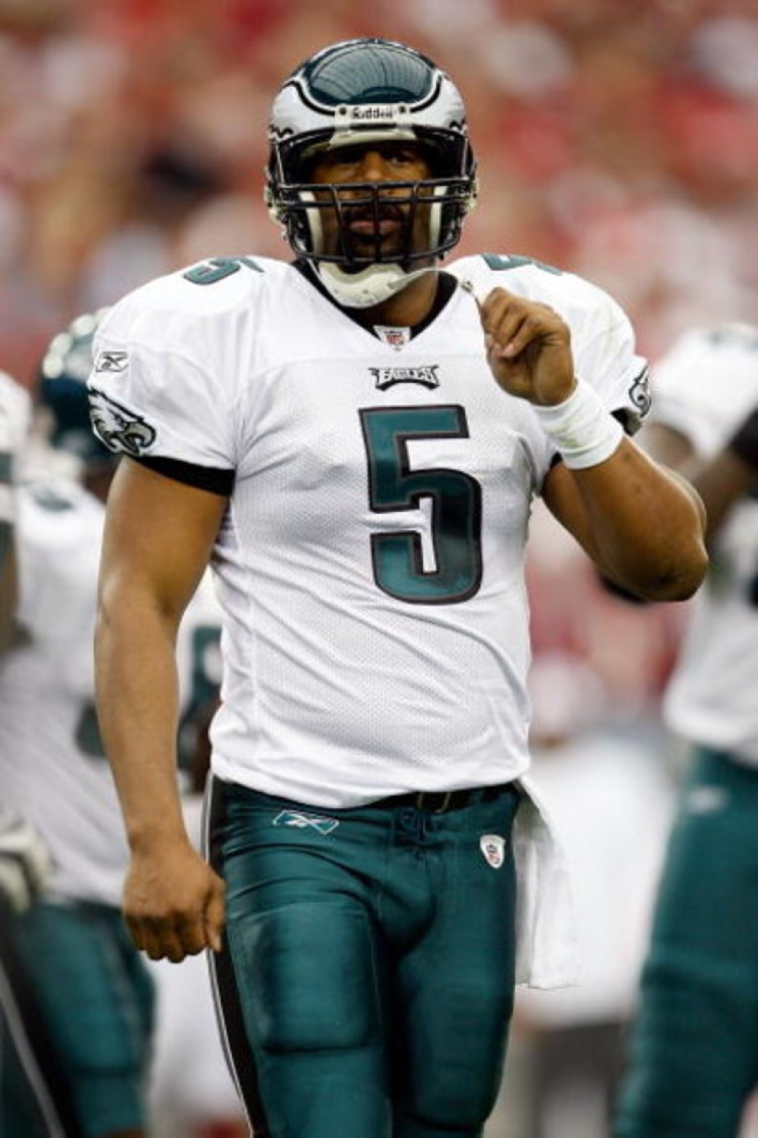 GLENDALE, AZ - JANUARY 18:  Quarterback Donovan McNabb #5 of the Philadelphia Eagles looks on in the first quarter during the NFC championship game against the Arizona Cardinals on January 18, 2009 at University of Phoenix Stadium in Glendale, Arizona.  (