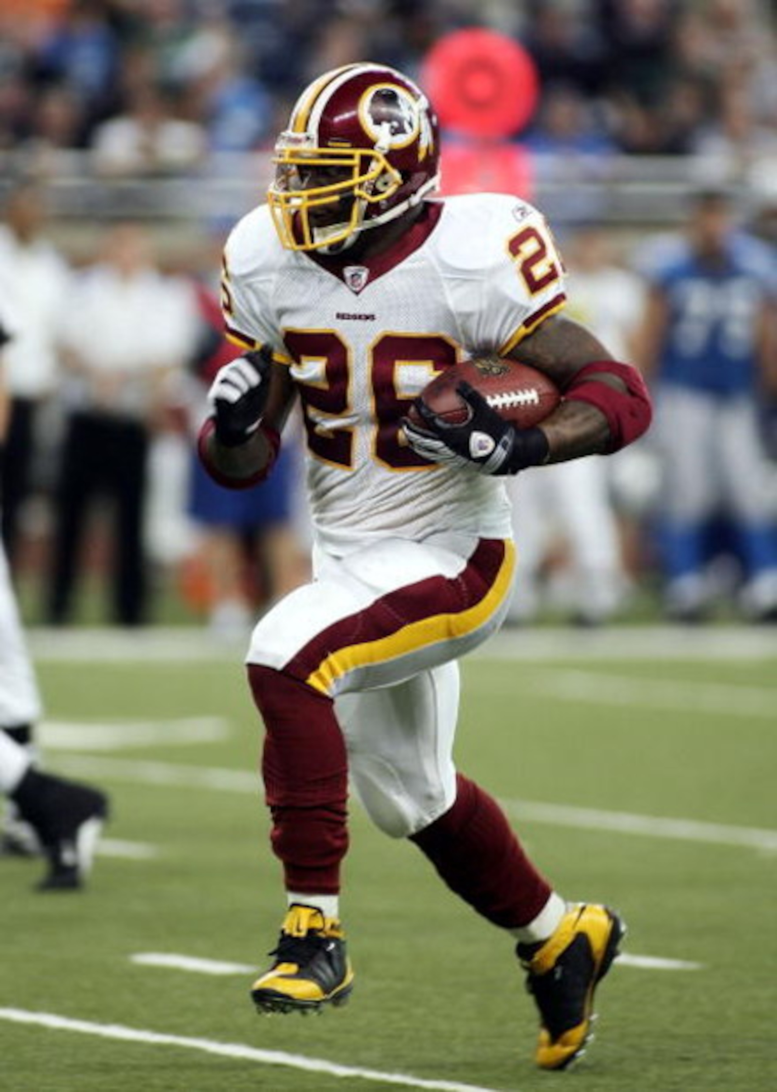 DETROIT - OCTOBER 26:  Clinton Portis #26 of the Washington Redskins carries the ball during the game against the Detroit Lions on October 26, 2008 at Ford Field in Detroit, Michigan.  (Photo by Domenic Centofanti/Getty Images)