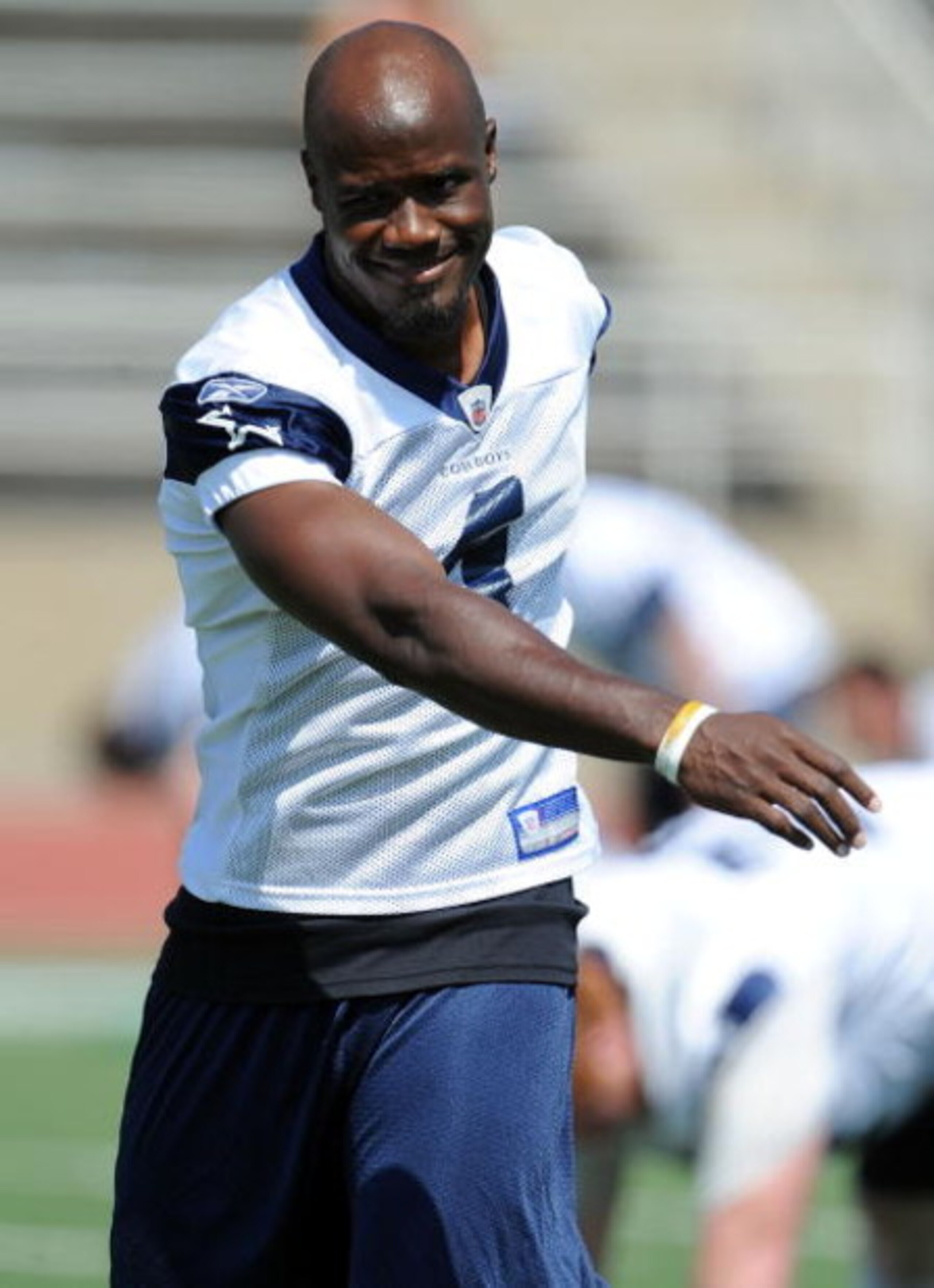 CARROLLTON, TX - JUNE 16:  Wide receiver Roy Williams of the Dallas Cowboys during mini camp at Standridge Stadium on June 16, 2009 in Carrollton, Texas.  (Photo by Ronald Martinez/Getty Images)