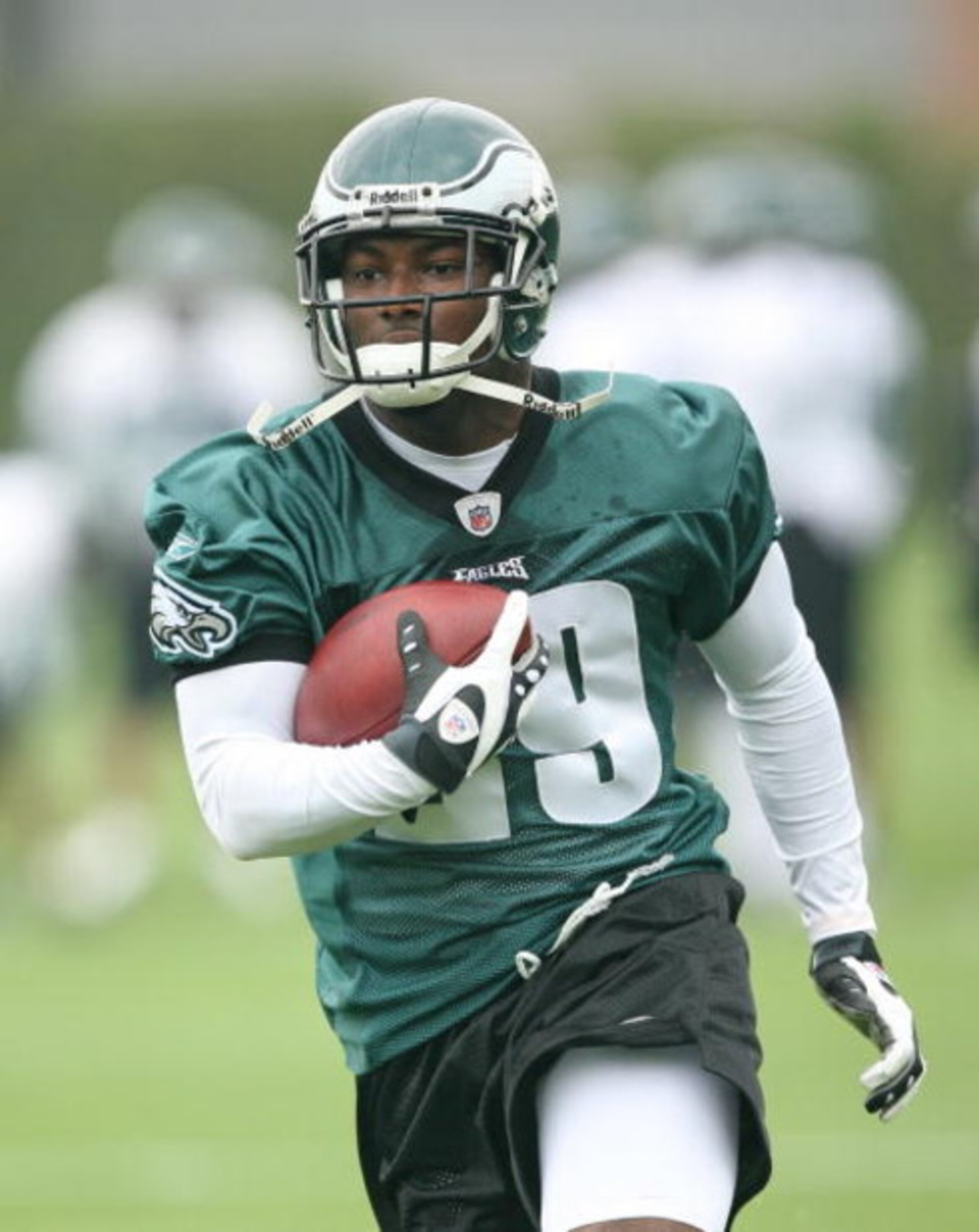 PHILADELPHIA - MAY 1: Running back LeSean McCoy #29 of the Philadelphia Eagles runs the ball during minicamp practice at the NovaCare Complex on May 1, 2009 in Philadelphia, Pennsylvania. (Photo by Hunter Martin/Getty Images)