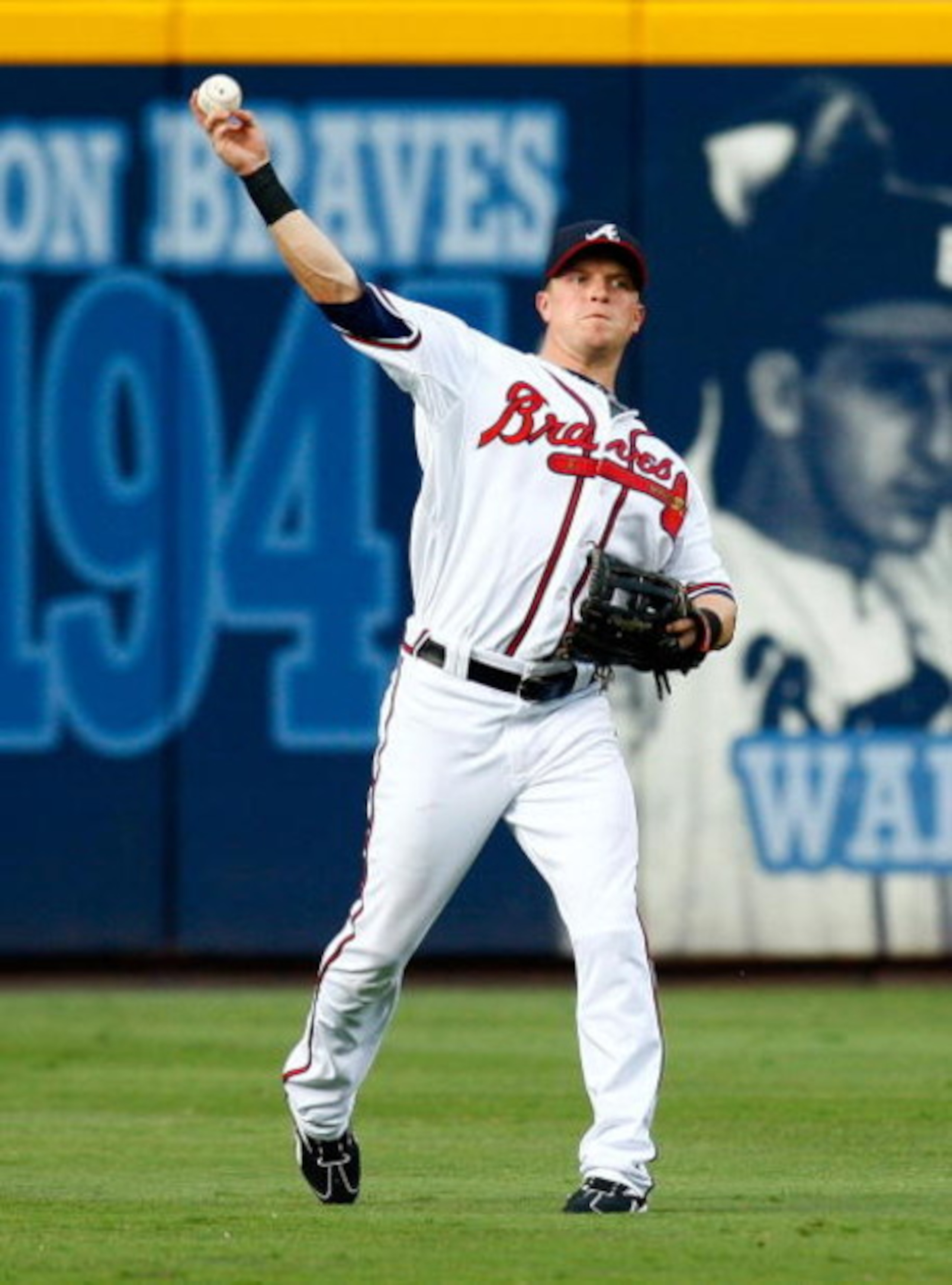 ATLANTA - JUNE 25:  Nate McLouth #13 of the Atlanta Braves against the New York Yankees at Turner Field on June 25, 2009 in Atlanta, Georgia.  (Photo by Kevin C. Cox/Getty Images)