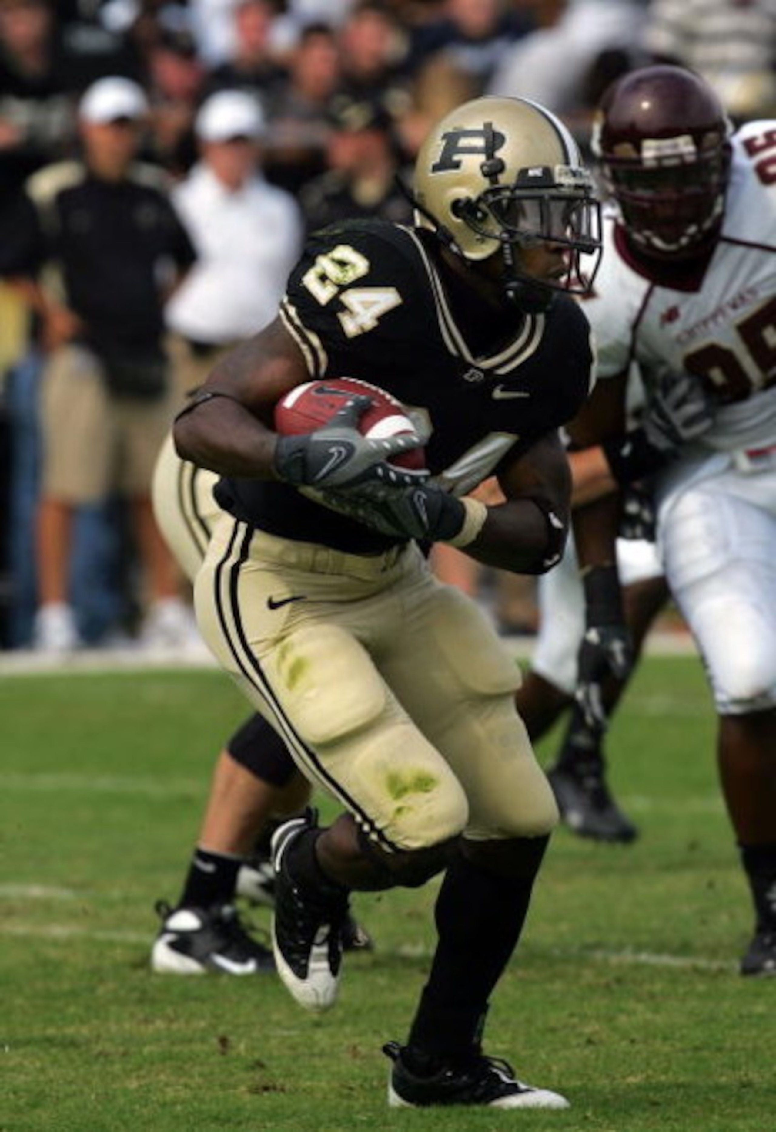 WEST LAFAYETTE, IN - SEPTEMBER 20:  Running back Kory Sheets #24 of the Purdue Boilermakers during play against the Central Michigan Chippewas at Ross-Ade Stadium on September 20, 2008 in West Lafayette, Indiana.  (Photo by Ronald Martinez/Getty Images)