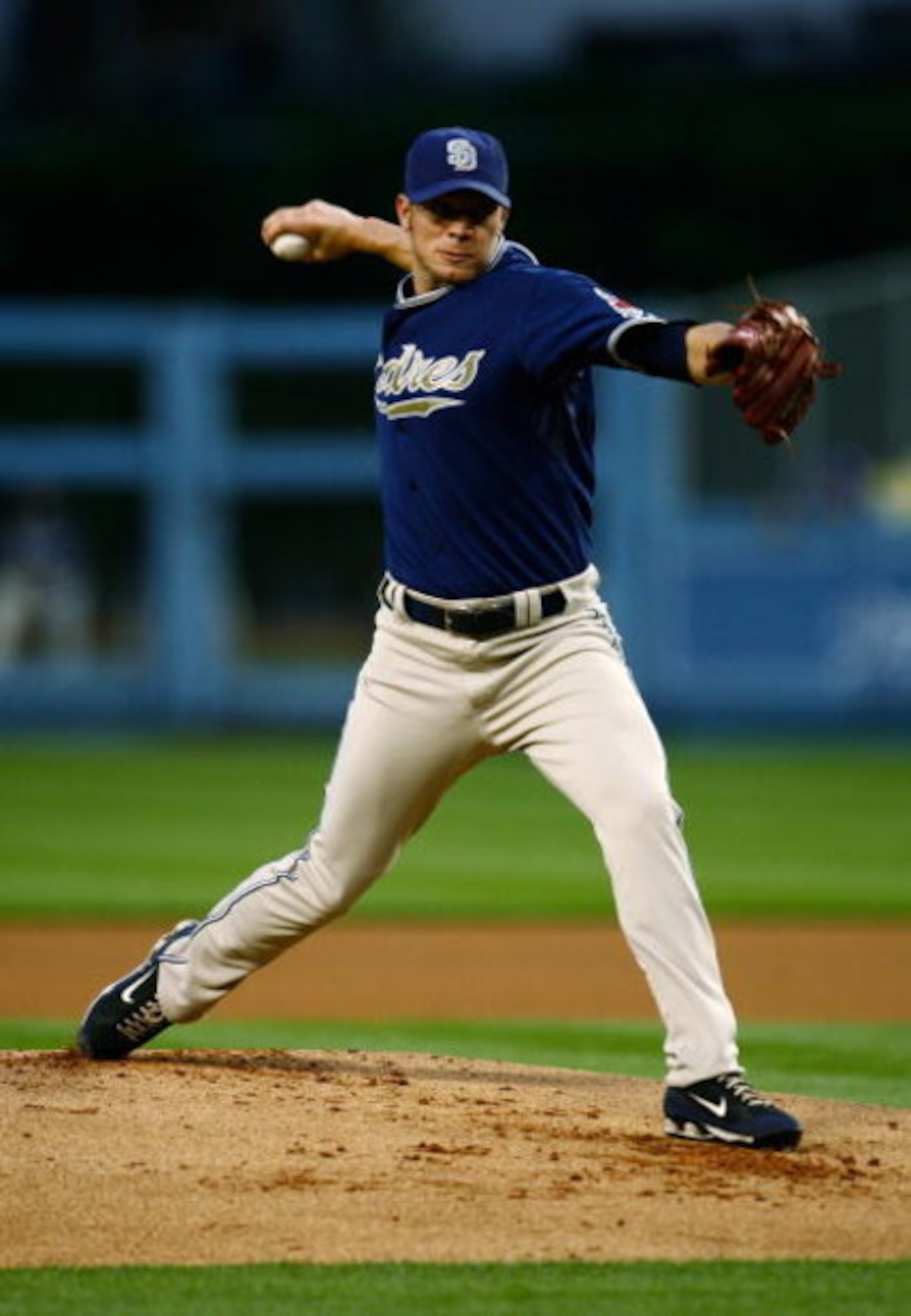 LOS ANGELES, CA - MAY 01:  Jake Peavy #44 of the San Diego Padres throws a pitch in the first inning against the Los Angeles Dodgers at Dodger Stadium on May 1, 2009 in Los Angeles, California.  (Photo by Jeff Gross/Getty Images)