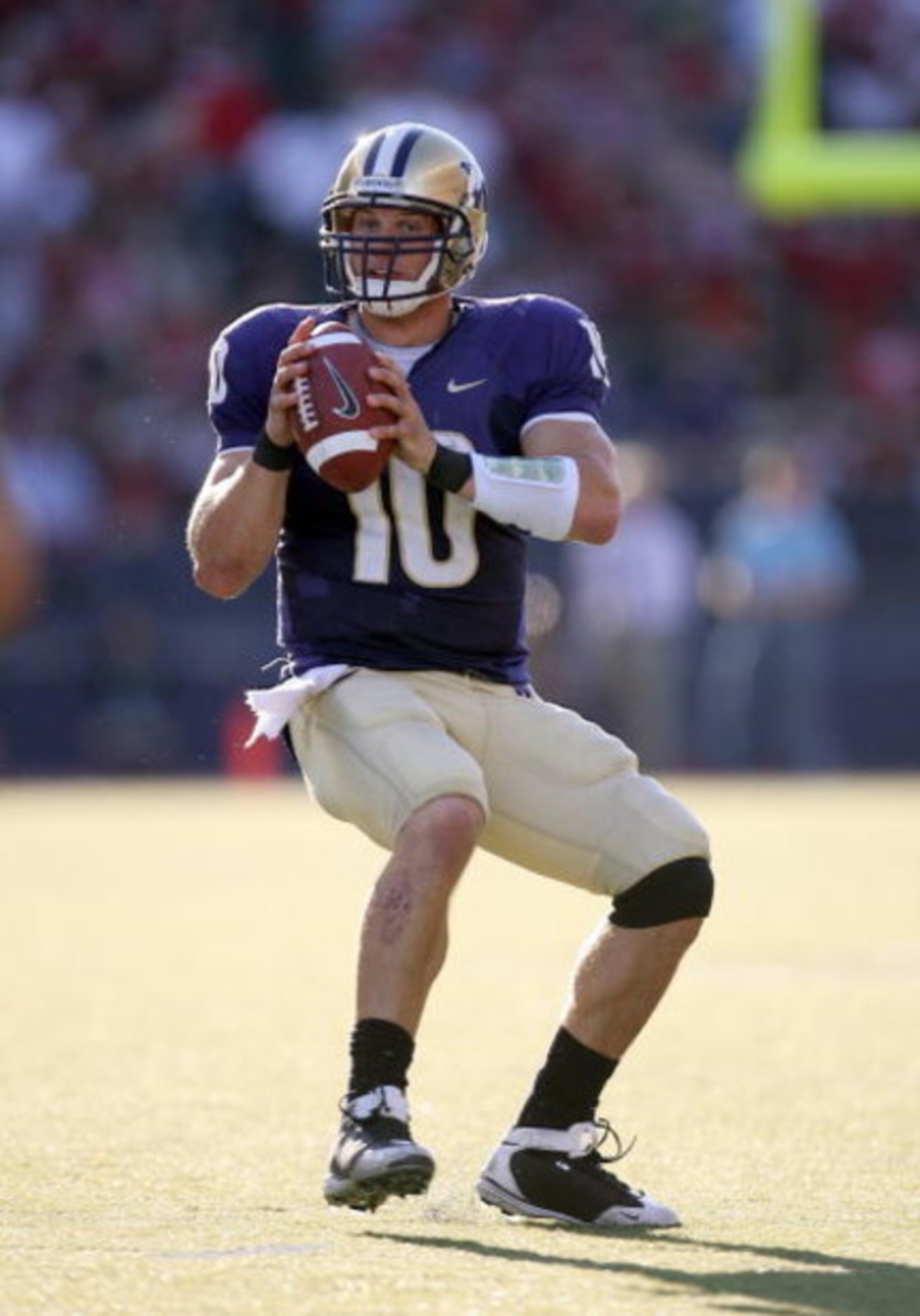 SEATTLE - SEPTEMBER 13:  Quarterback Jake Locker #10 of the Washington Huskies during the game against the Oklahoma Sooners on September 13, 2008 at Husky Stadium in Seattle, Washington. The Sooners defeated the Huskies 55-14.(Photo by Otto Greule Jr/Gett