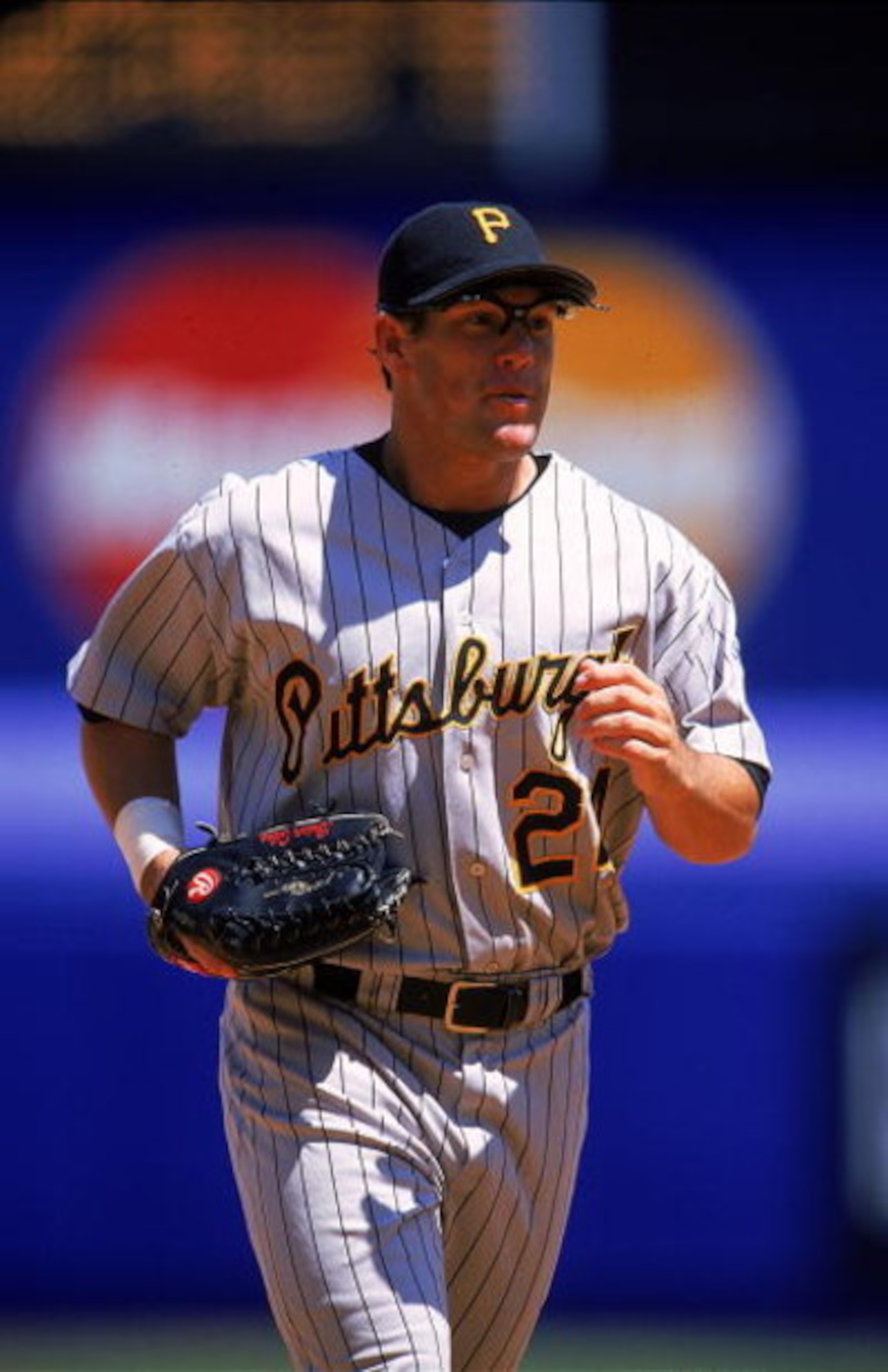 28 Jul 1999: Brian Giles #24 of the Pittsburgh Pirates runs off the field during the game against the New York Mets at Shea Stadium in Flushing, New York. The Mets defeated the Pirates 9-2.
