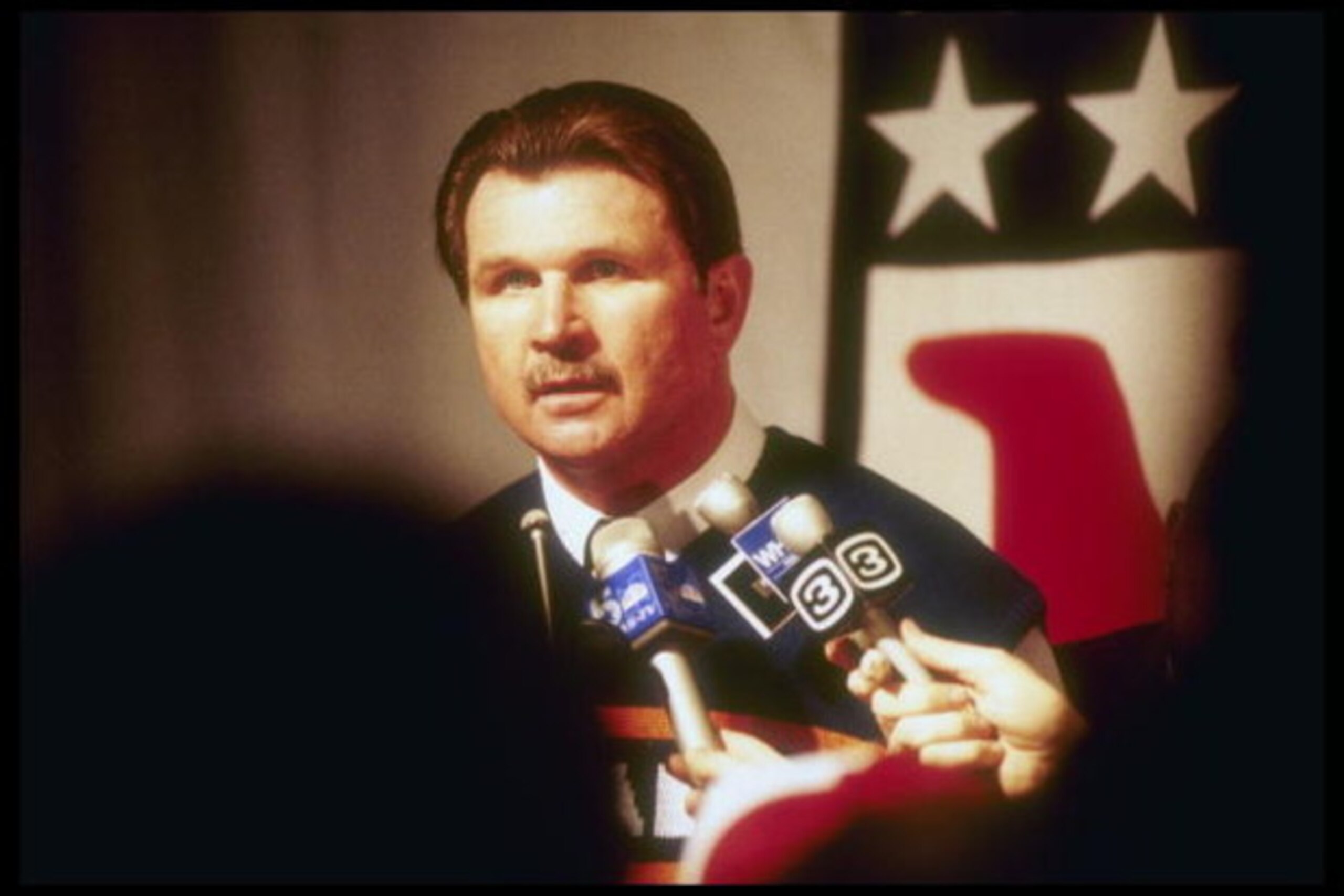 24 Jan 1986:   Head coach Mike Ditka of the Chicago Bears is interviewed at a press conference proir to Super Bowl  XX  game with the New England Patriots at the Louisiana Superdome in New Orleans, Louisiana.  The Bears won the game, 46-10.   Mandatory Cr