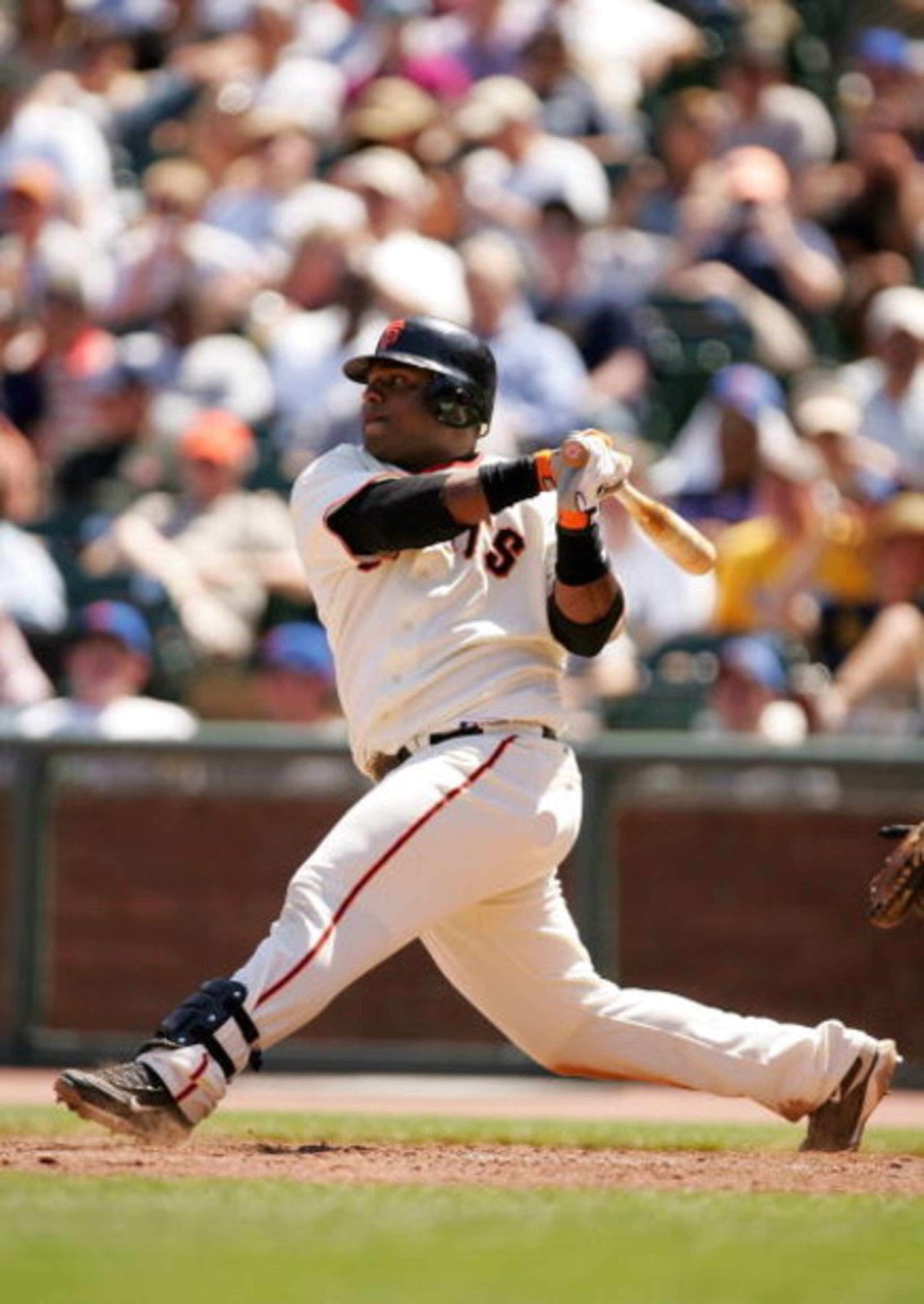 SAN FRANCISCO - MAY 16:  Pablo Sandoval #48 of the San Francisco Giants bats against the New York Mets at AT&T Park on May 16, 2009 in San Francisco, California.  (Photo by Ezra Shaw/Getty Images)