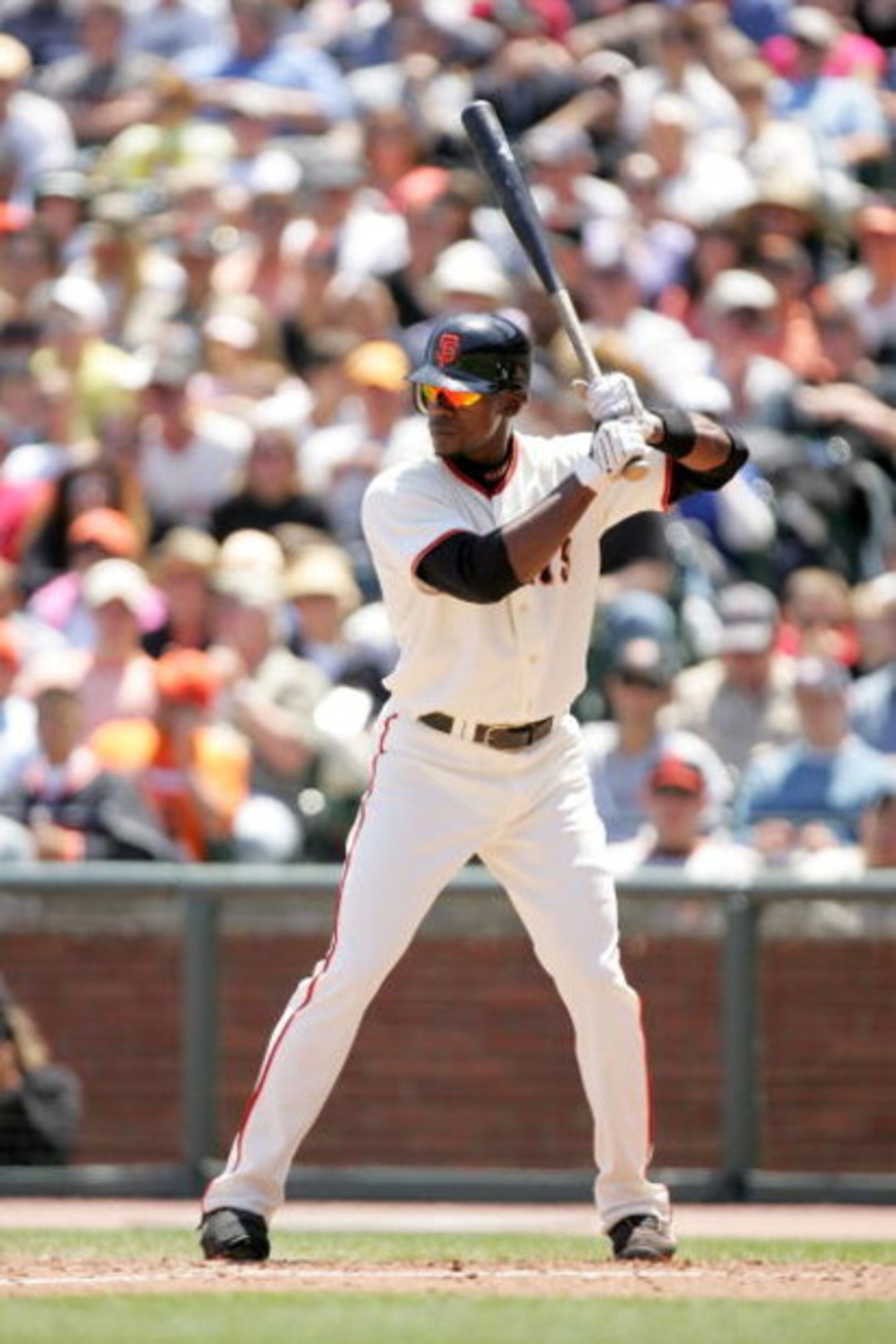 SAN FRANCISCO - MAY 25:  Fred Lewis #14 of the San Francisco Giants bats against the Atlanta Braves at AT&T Park on May 25, 2009 in San Francisco, California.  (Photo by Ezra Shaw/Getty Images)