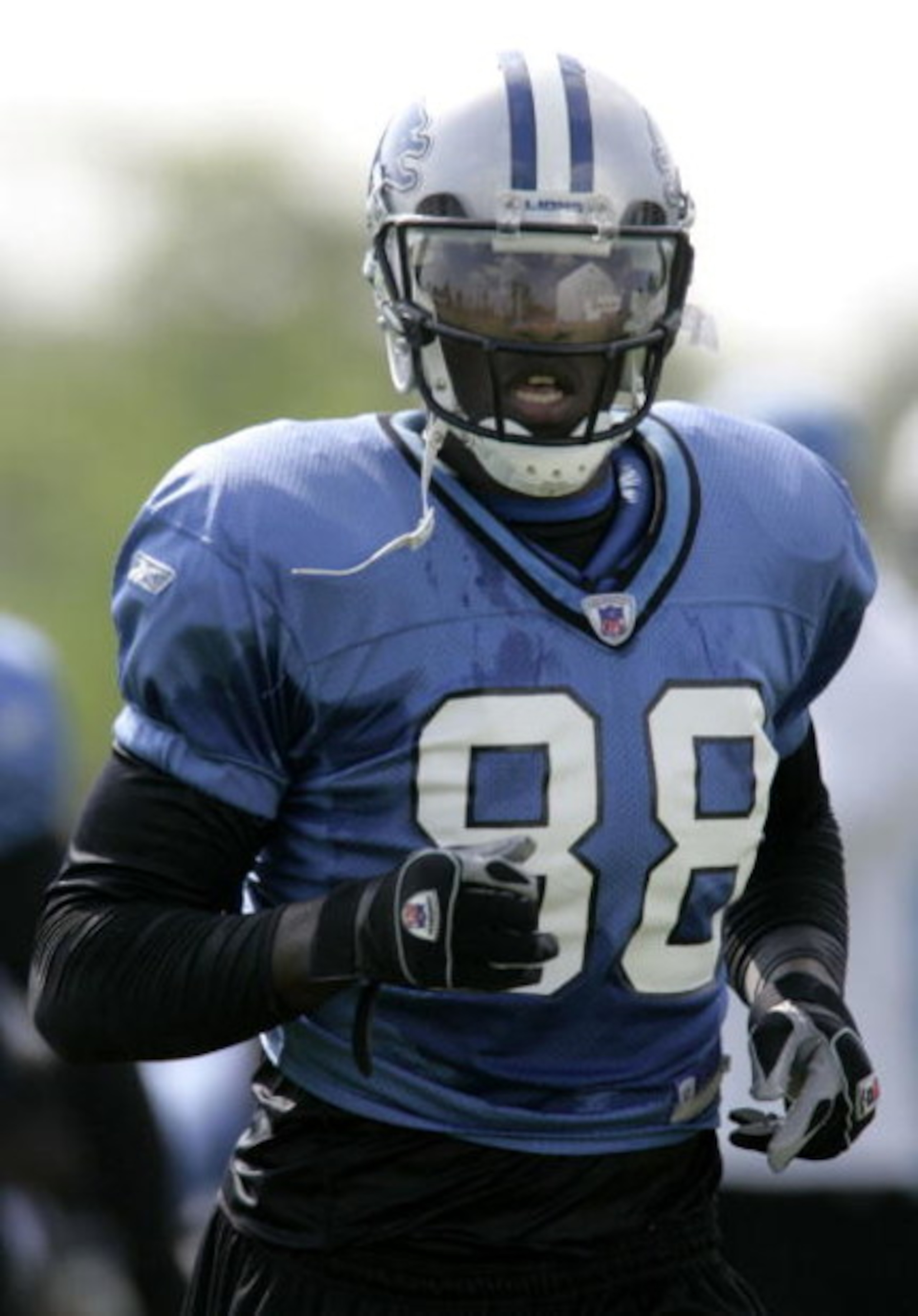 ALLEN PARK, MI - JULY 28:  Mike Williams #88 of the Detroit Lions practices during training camp at the Detroit Lions Headquarters and Training Facility on July 28, 2006 in Allen Park, Michigan.  (Photo by Gregory Shamus/Getty Images)