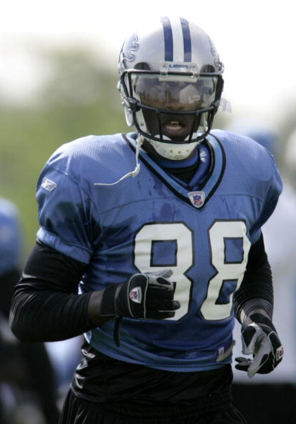 ALLEN PARK, MI - JULY 28:  Mike Williams #88 of the Detroit Lions practices during training camp at the Detroit Lions Headquarters and Training Facility on July 28, 2006 in Allen Park, Michigan.  (Photo by Gregory Shamus/Getty Images)