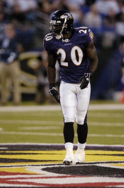 BALTIMORE, MD - AUGUST 11:  Baltimore Raven Ed Reed #20 against the New York Giants August 11, 2006 at M&T Bank Stadium in Baltimore, Maryland.  (Photo by Greg Fiume/Getty Images) 
