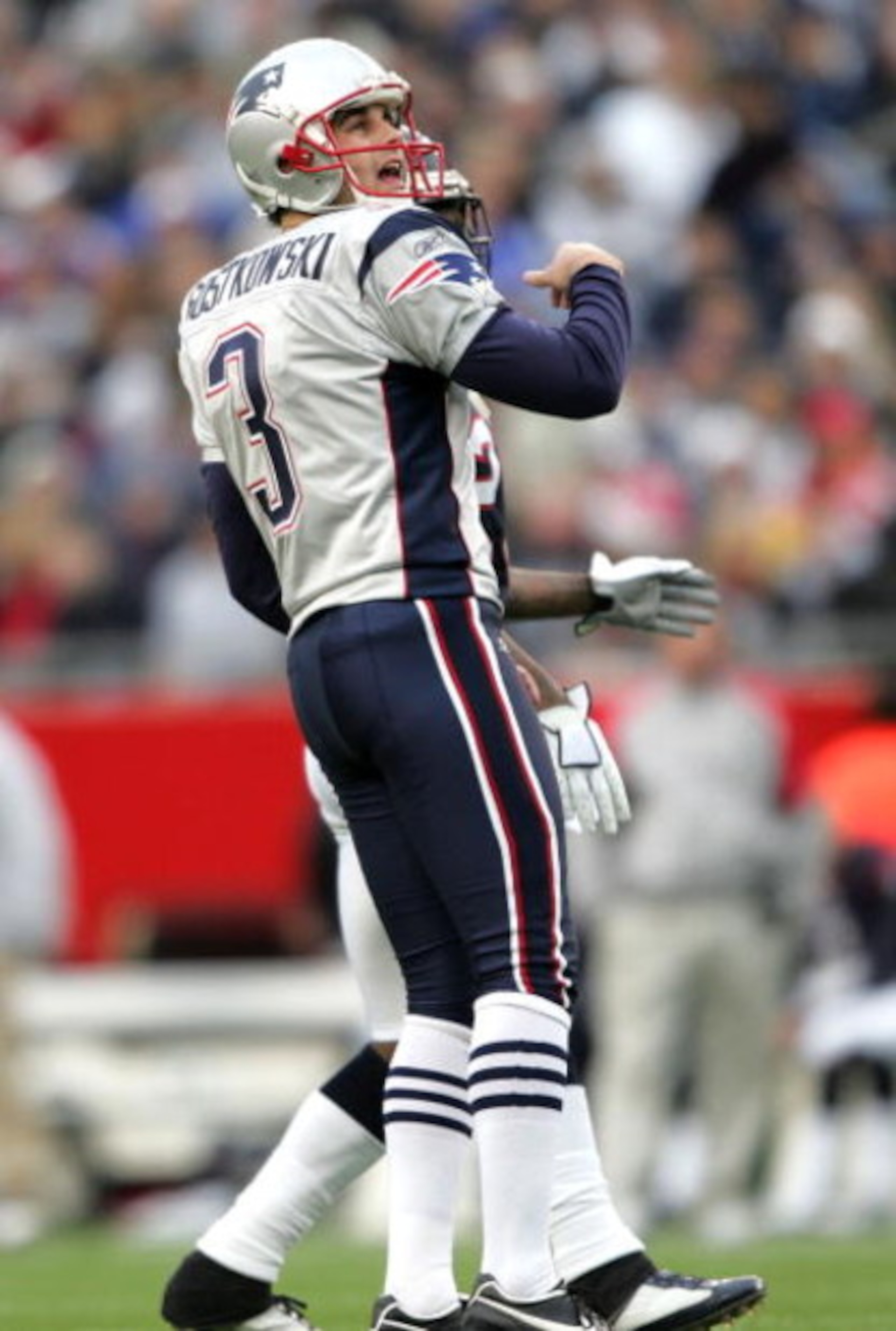 FOXBORO, MA - DECEMBER 17:  Stephen Gostowski #3 of the New England Patriots celebrates his 32-yeard field goal in the second quarter against the Houston Texans on December 17, 2006 at Gillette Stadium in Foxboro, Massachusetts.  (Photo by Elsa/Getty Imag