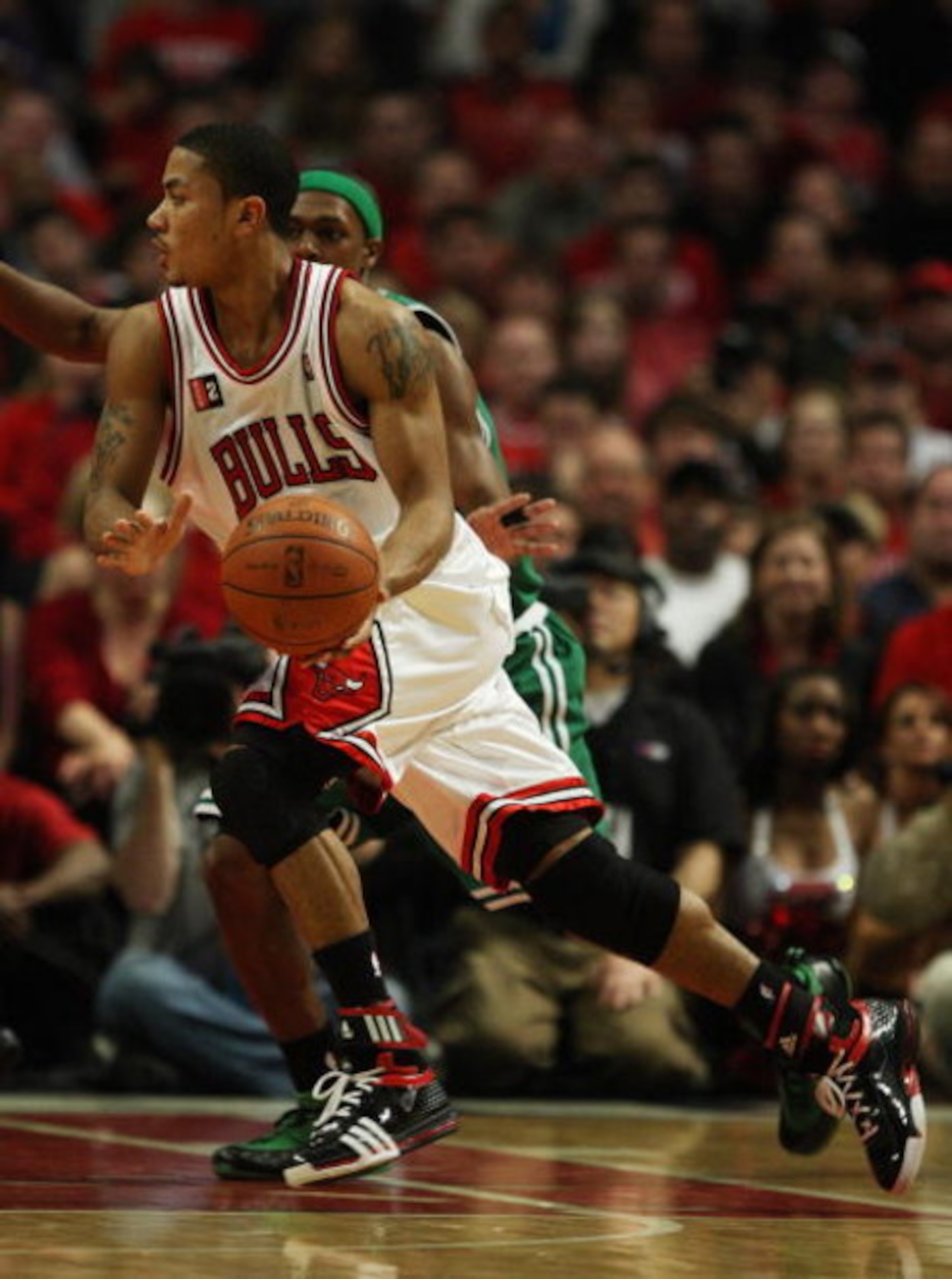 CHICAGO - APRIL 30: Derrick Rose #1 of the Chicago Bulls moves against Rajon Rondo #1 of the Boston Celtics in Game Six of the Eastern Conference Quarterfinals during the 2009 NBA Playoffs at the United Center on April 30, 2009 in Chicago, Illinois. The B