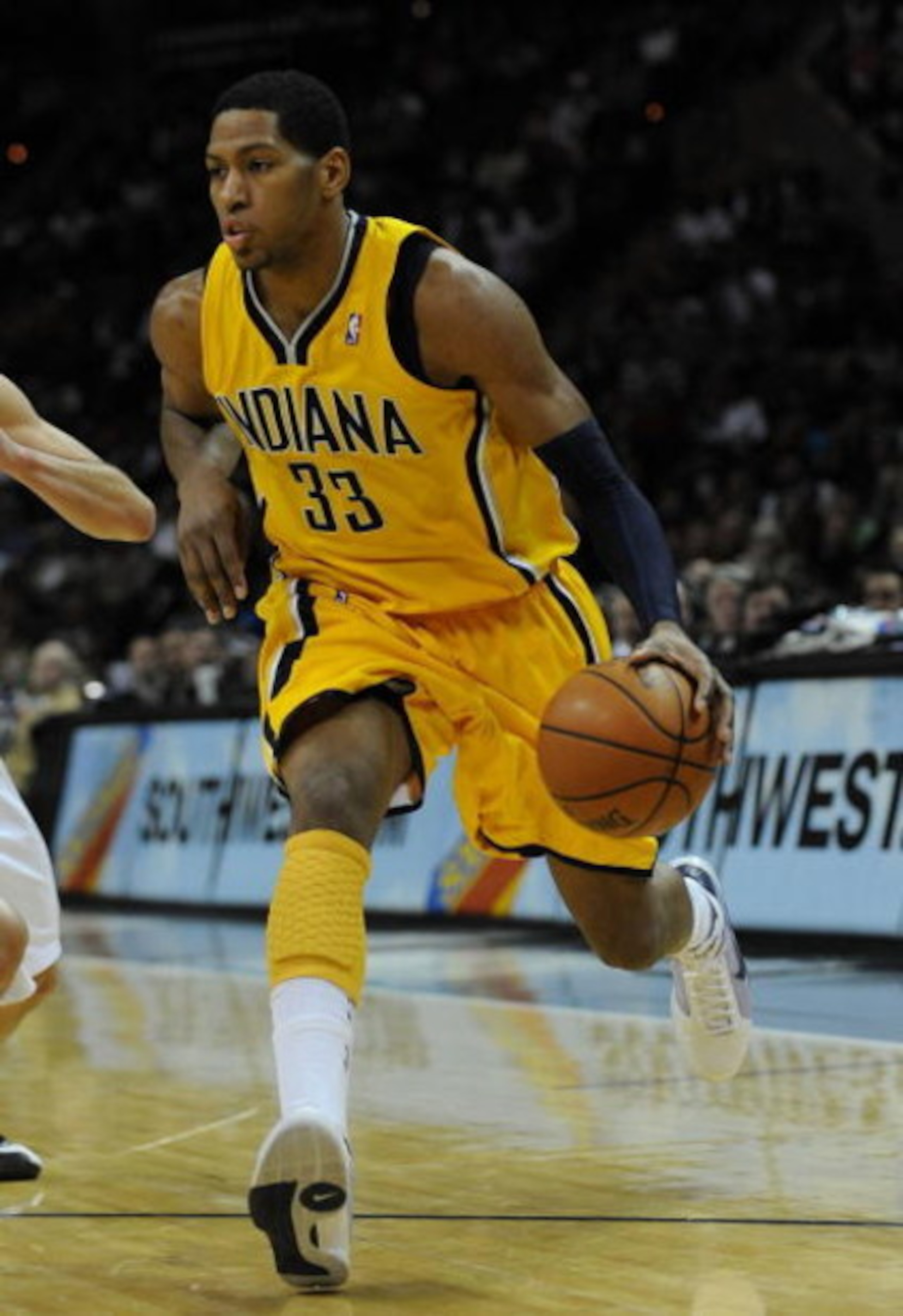 SAN ANTONIO - JANUARY 20:  Forward Danny Granger #33 of the Indiana Pacers during play against the San Antonio Spurs on January 20, 2009 at AT&T Center in San Antonio, Texas.  NOTE TO USER: User expressly acknowledges and agrees that, by downloading and/o